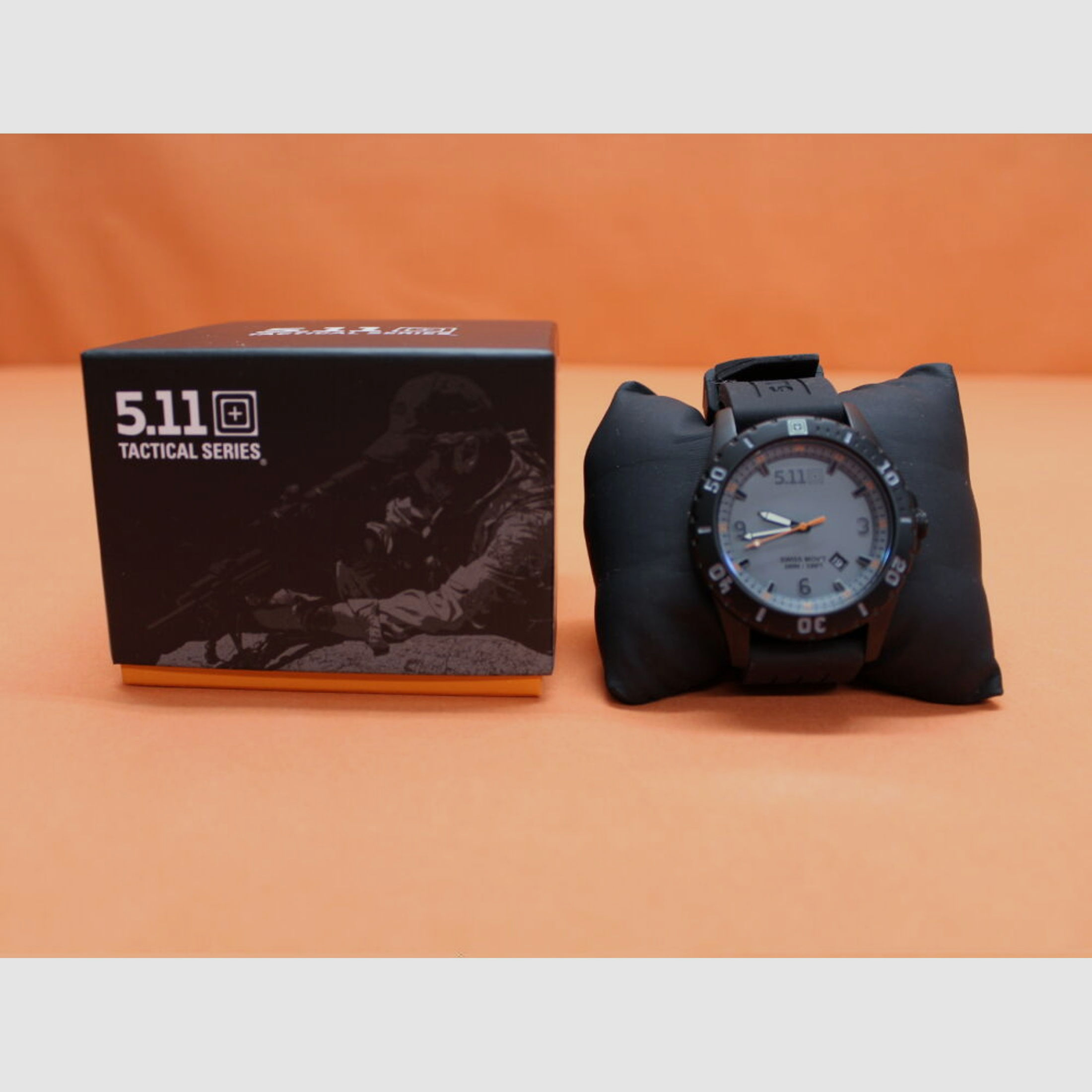 5.11	 5.11 Guardsman Watch (50133EU) 033 Granite Uhr mit Stahlgehäuse mit Silikonarmband