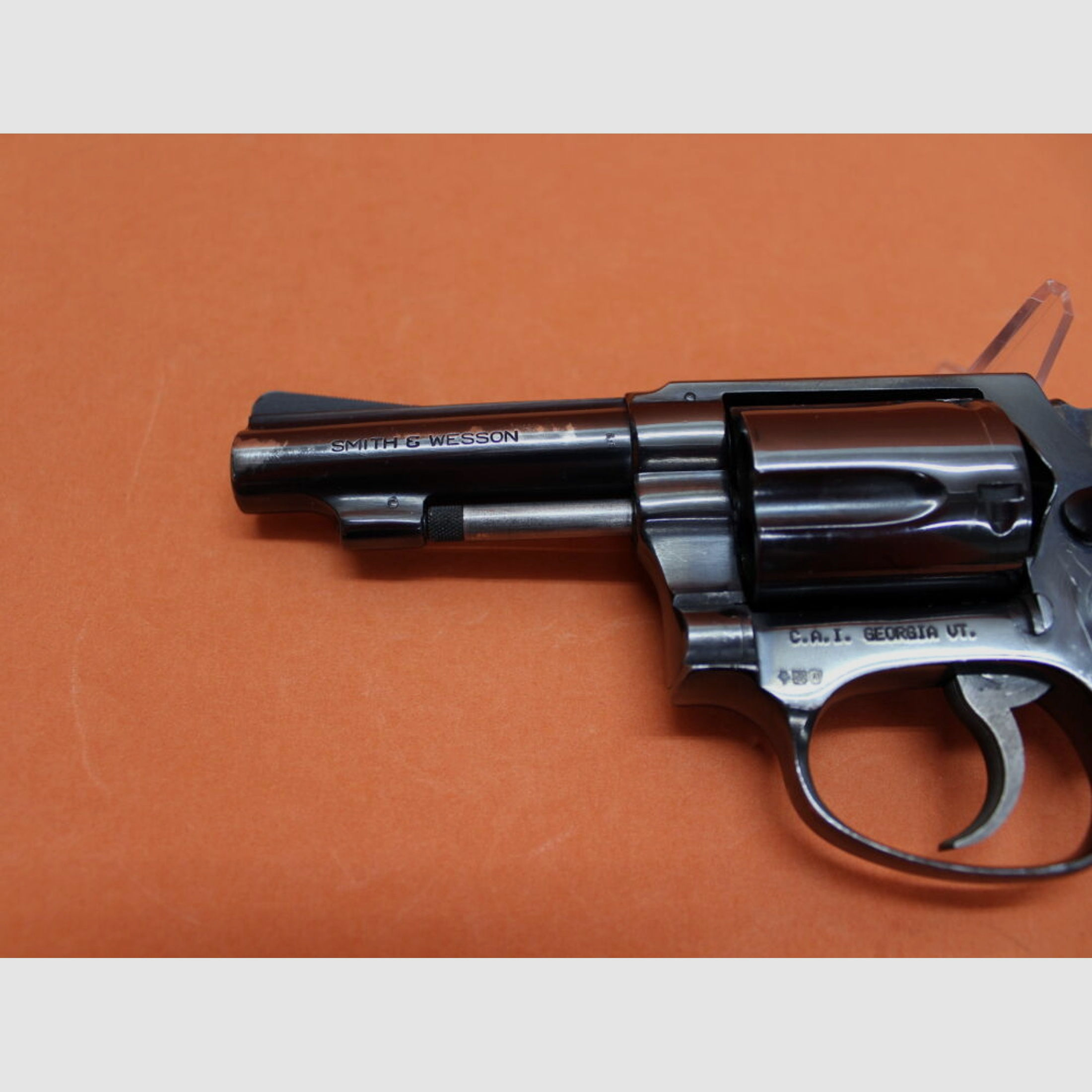 Smith & Wesson/S&W	 Revolver .38Special Smith&Wesson/ S&W 36 Chiefs Special brüniert, 3" Lauf/ Holzgriff Gebrauchtwaffe