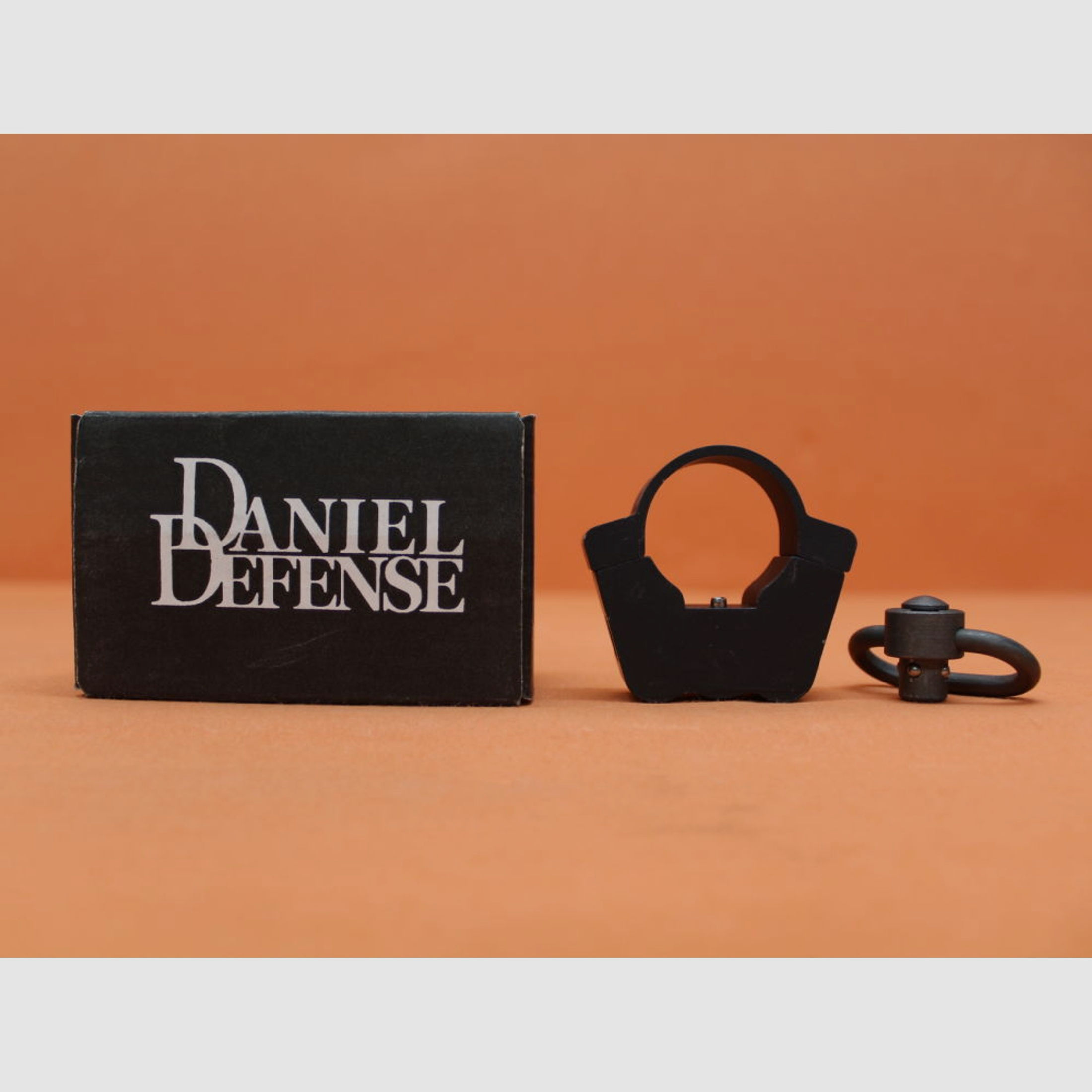 Daniel Defens, Inc.	 AR-15: Daniel Defense (DD-5002) EZ Carbine Swivel Attachment Point Aufnahme für QD Push-B. Riemenöse