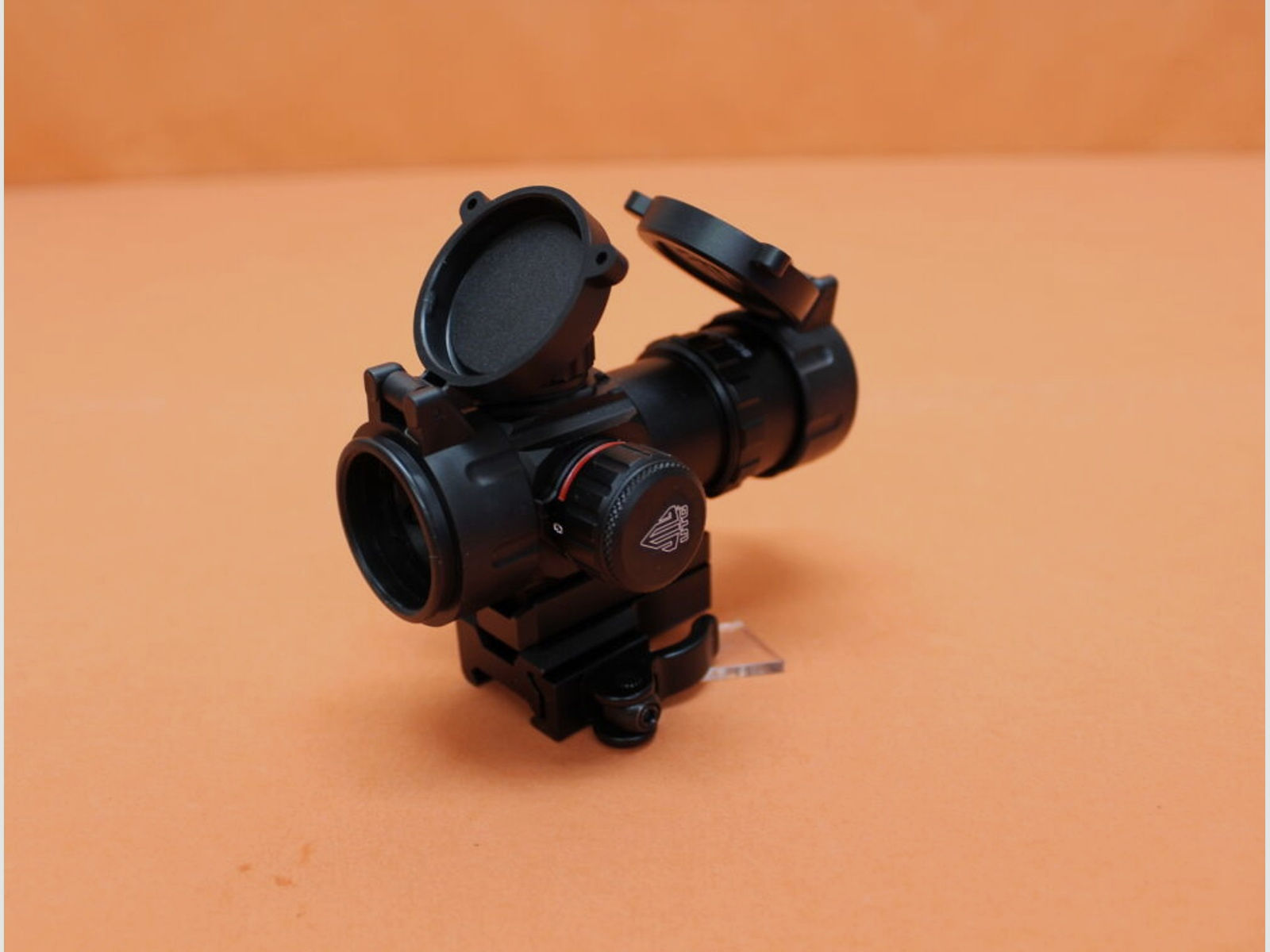 UTG - Leapers	 UTG CQB Red/Green Dot Sight (SCP-DS3039W) Leuchtpunktvisier (4MOA Dot) 1/2MOA Click, QD-Montage