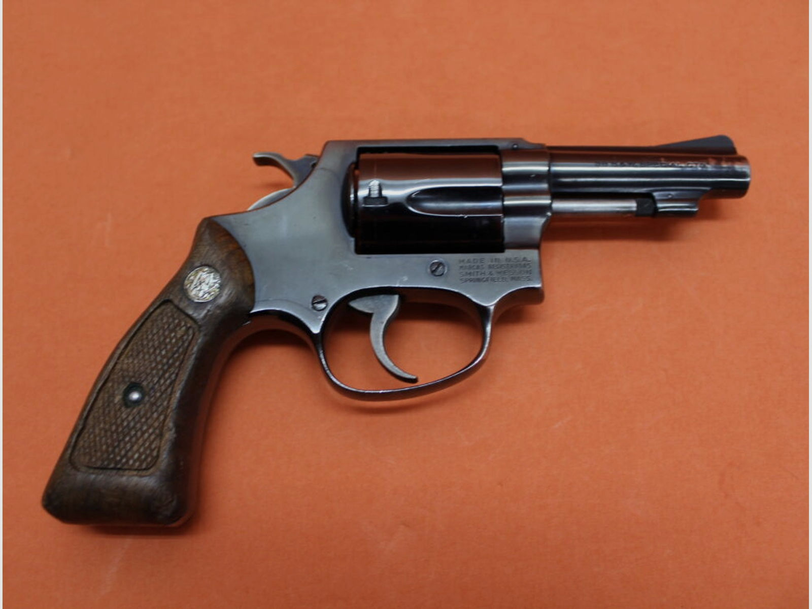 Smith & Wesson/S&W	 Revolver .38Special Smith&Wesson/ S&W 36 Chiefs Special brüniert, 3" Lauf/ Holzgriff Gebrauchtwaffe
