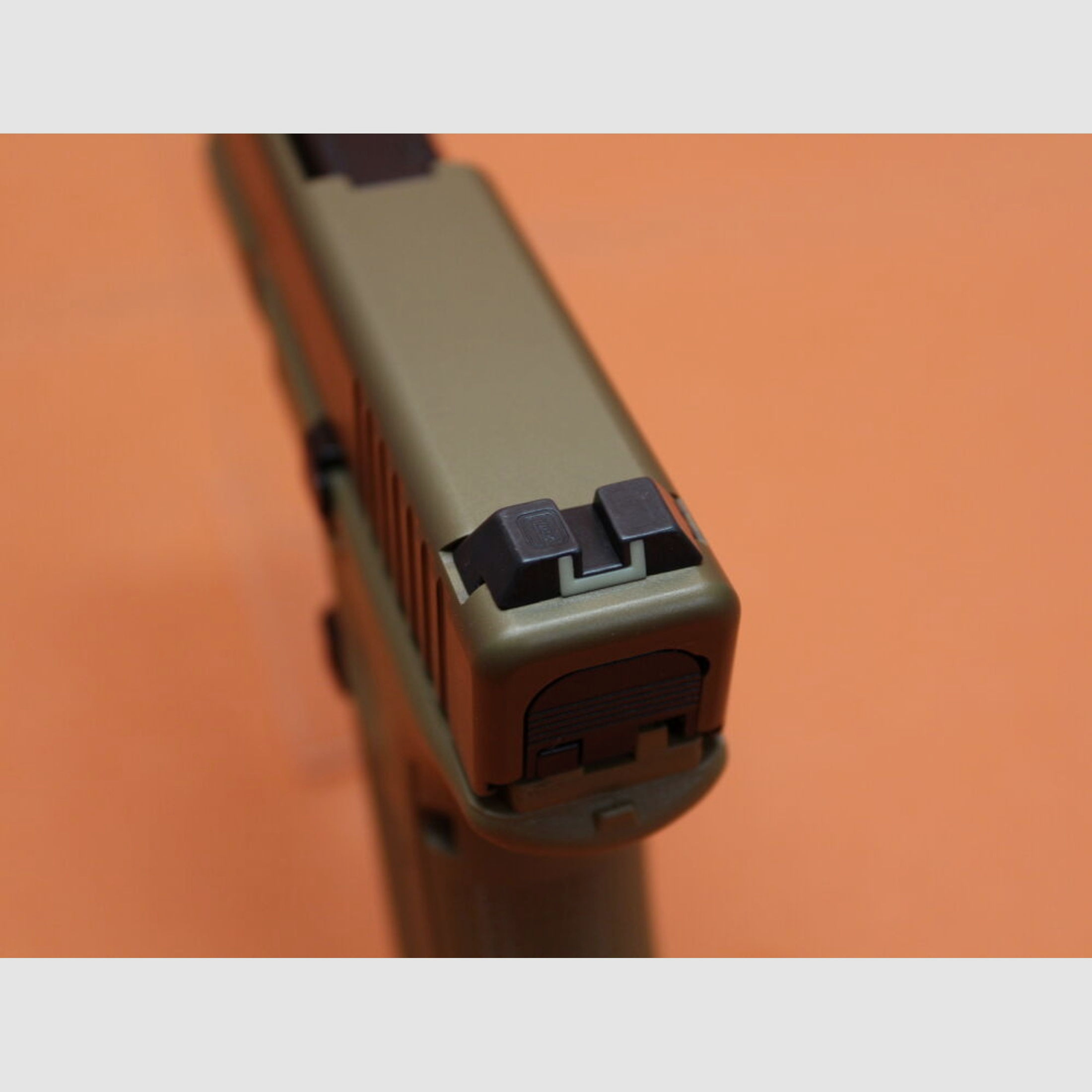 Glock	 Ha.Pistole 9mmLuger Glock19X Coyote (Typ Gen5) 102mm Lauf/ 2 Reservemagazine (9mmPara/9x19)