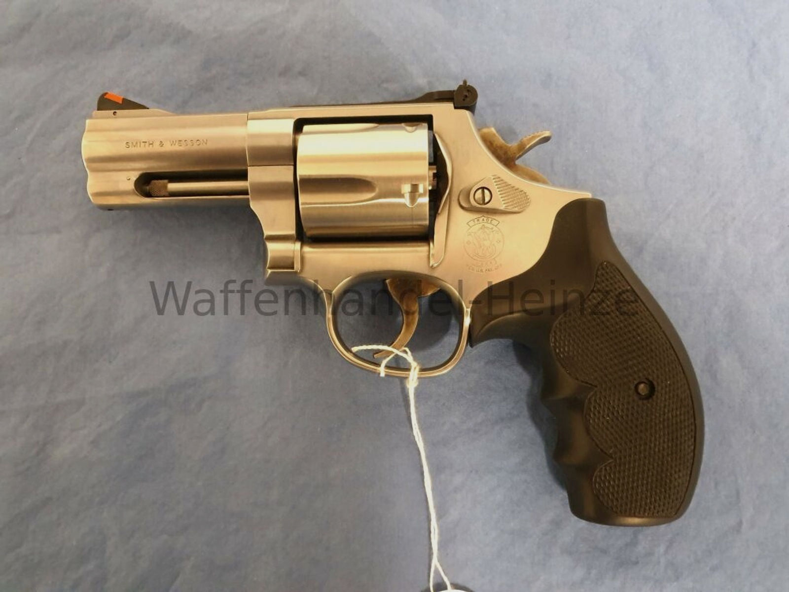 Smith & Wesson	 696-1