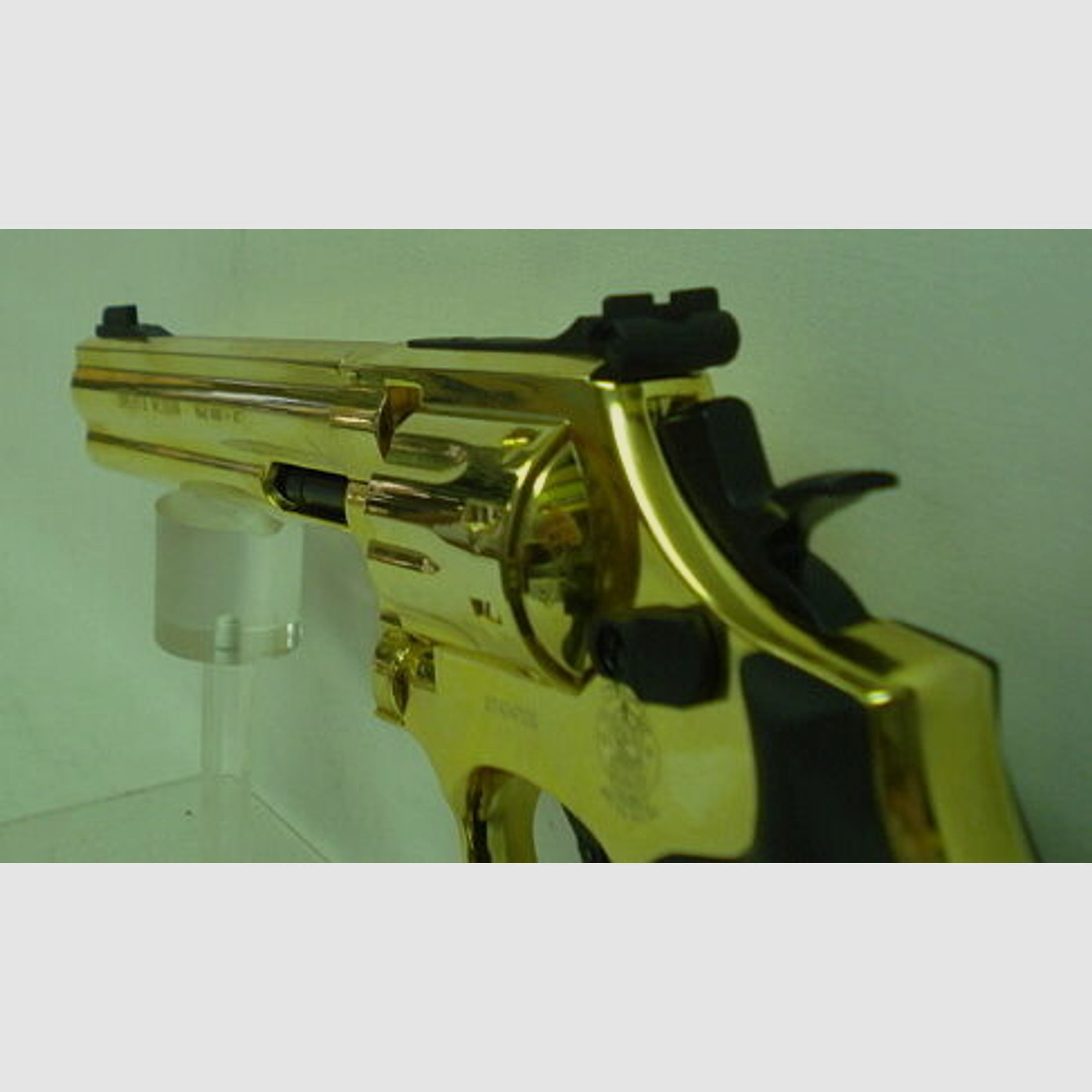 Smith & Wesson	 686-6'' Revolver Kal.4,50mm Gold Finish,Diabolo