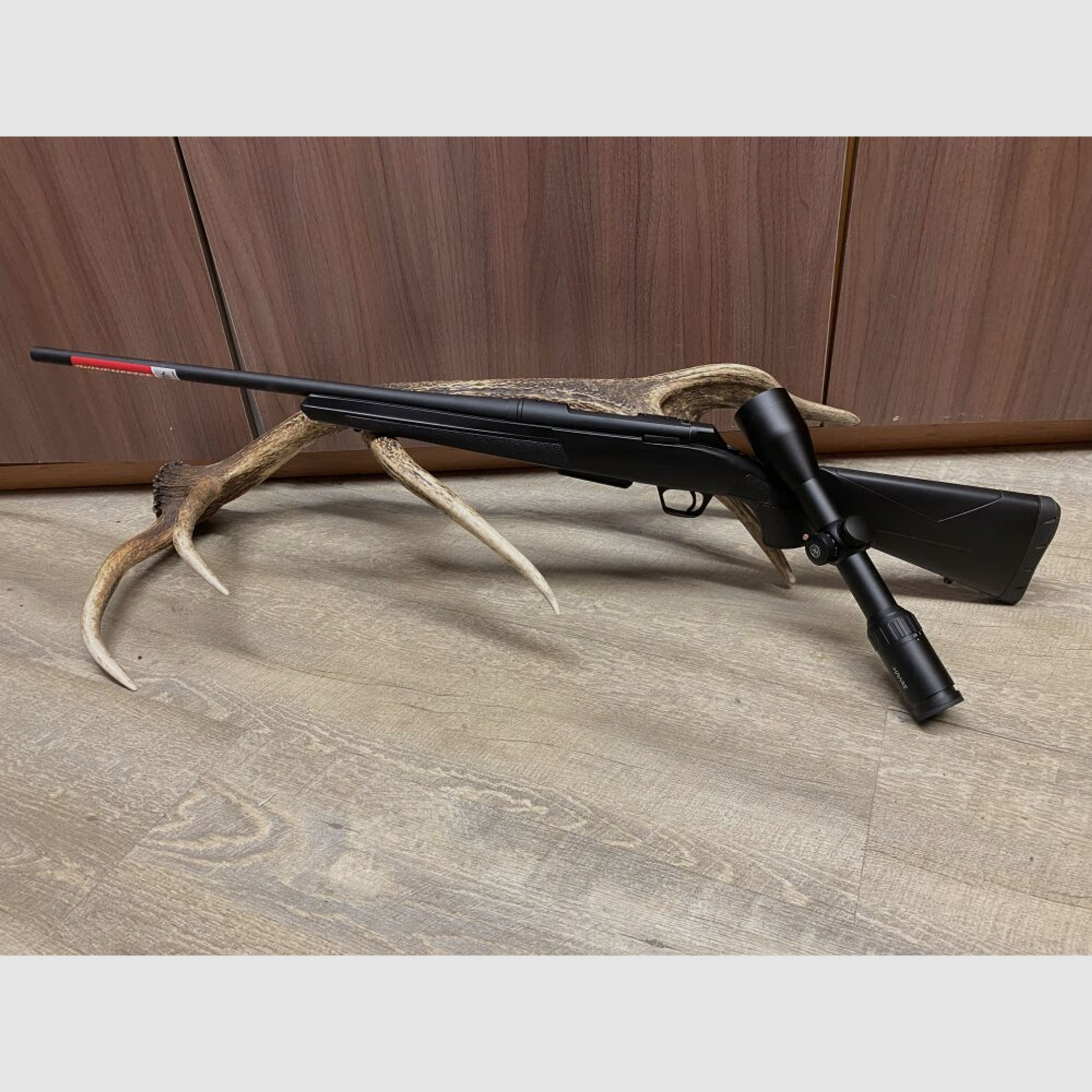 Winchester	 XPR Stealth, mit Hawke Vantage 2,5-10x50
