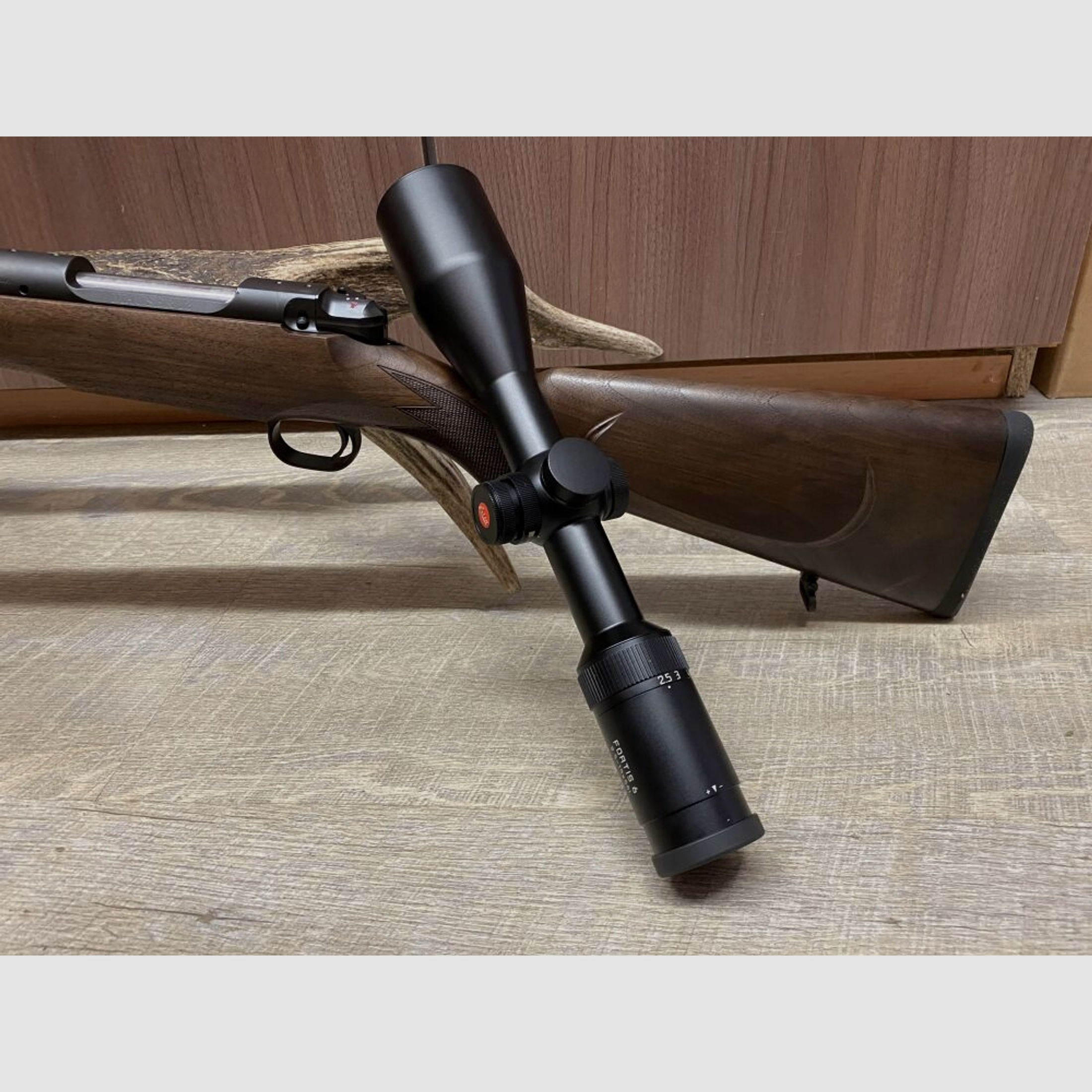 Mauser	 M12 Pure, mit Leica Fortis 6 2,5-15x56 i