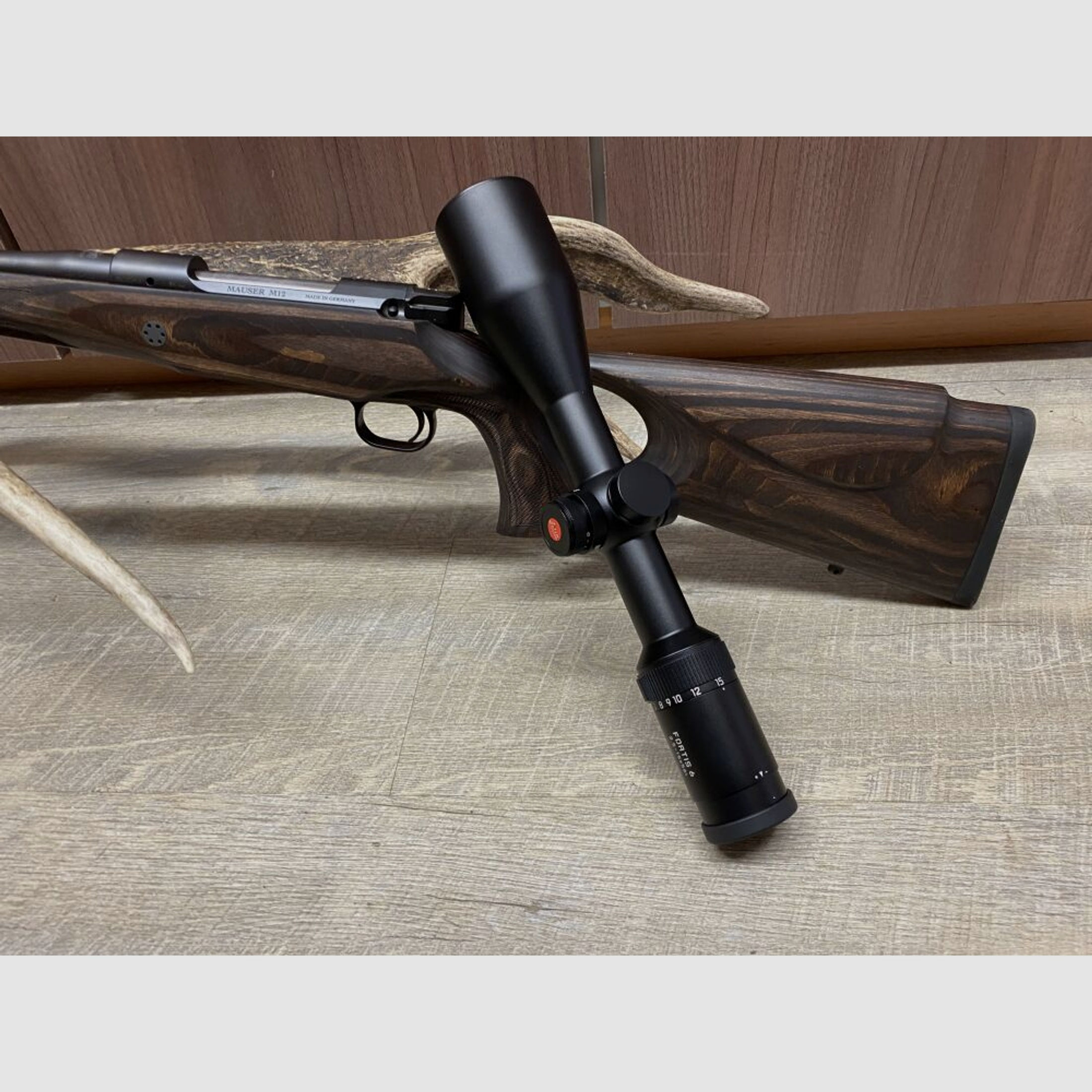 Mauser	 M12 Max Pure, mit Leica Fortis 6 2,5-15x56 i