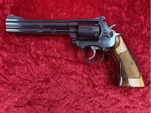 Smith & Wesson	 586-2