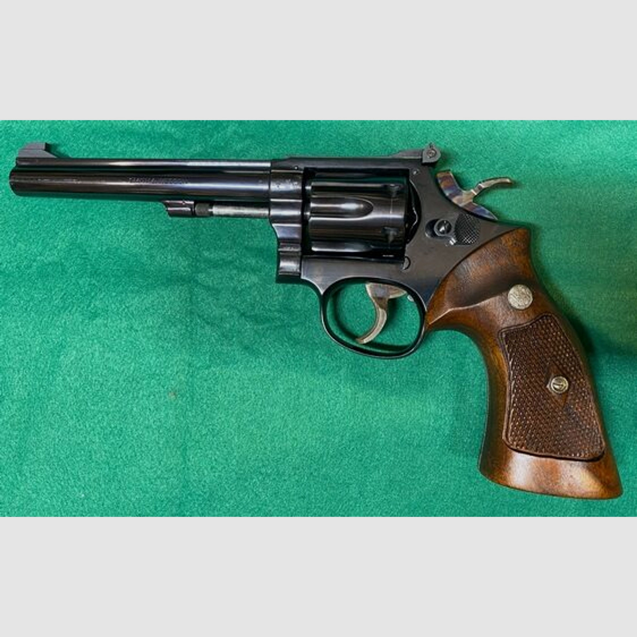 Smith & Wesson	 17-2