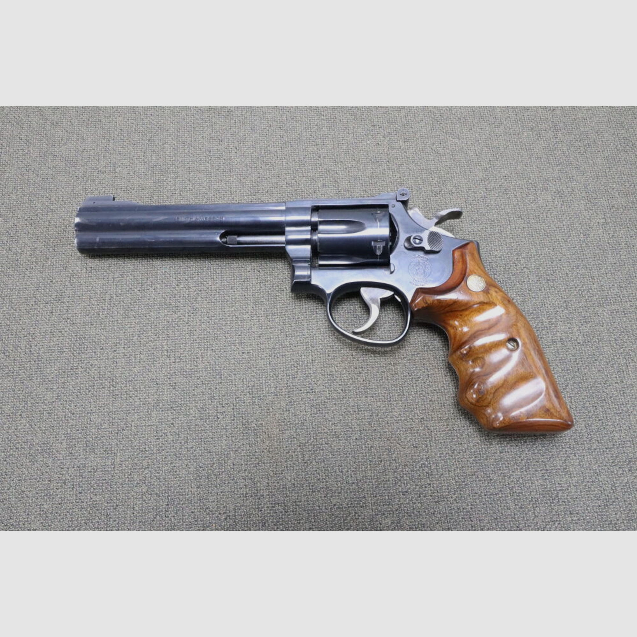 Smith & Wesson	 17-8