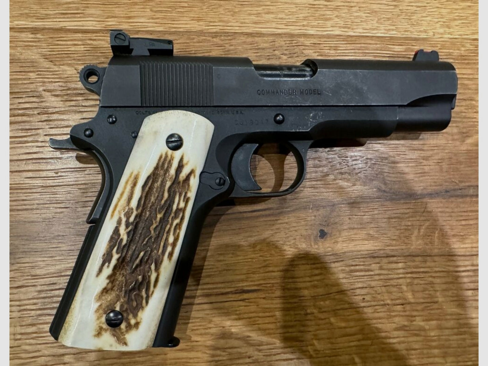 Colt	 M1991A1 Commander im Kaliber .45 mit Wechselsystem 9mm Luger