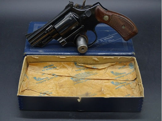 Smith & Wesson Mod 19-3 Kaliber .357 Magnum mit Original Verpackung	 19 - 3
