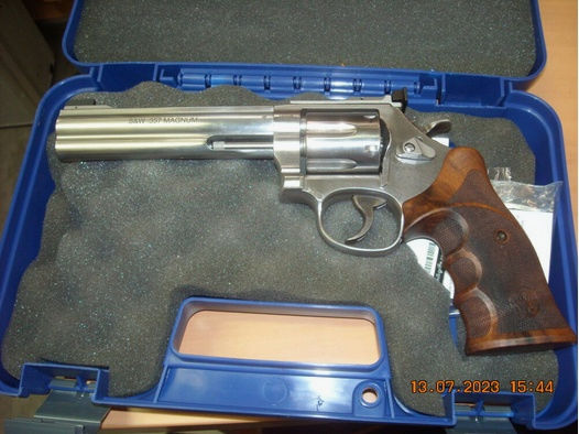 Smith & Wesson	 686 Target Champion DeLuxe