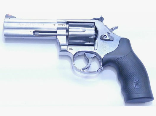 Smith & Wesson	 686 4''