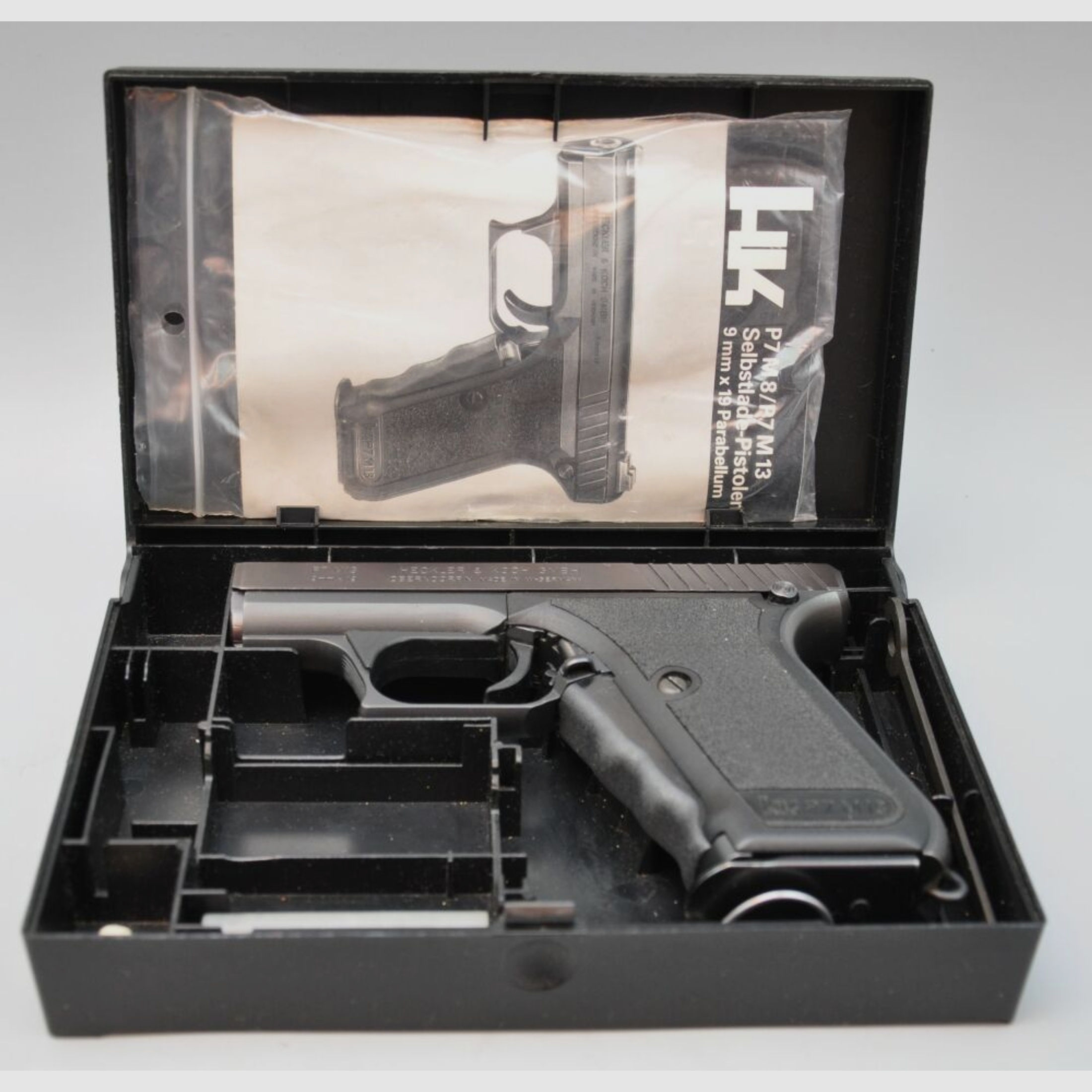 Heckler & Koch P7 M13	 9mmLuger