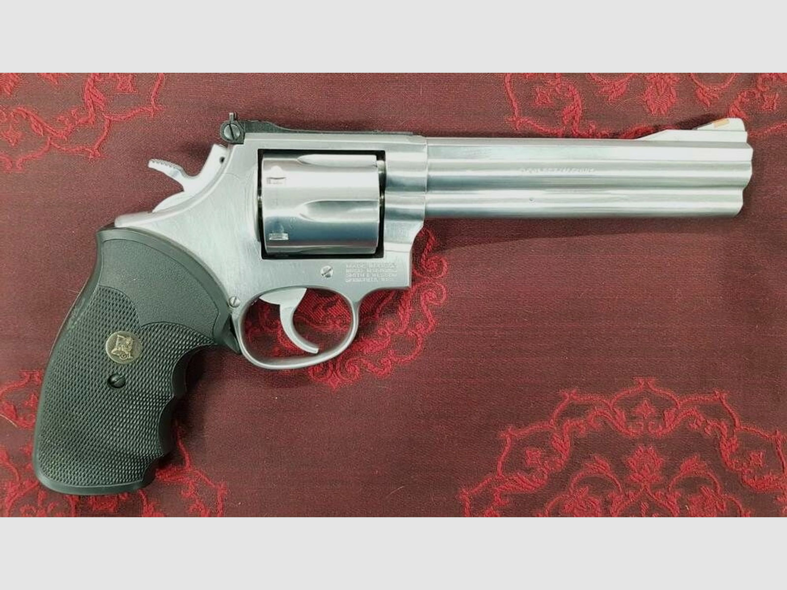 Smith & Wesson	 686