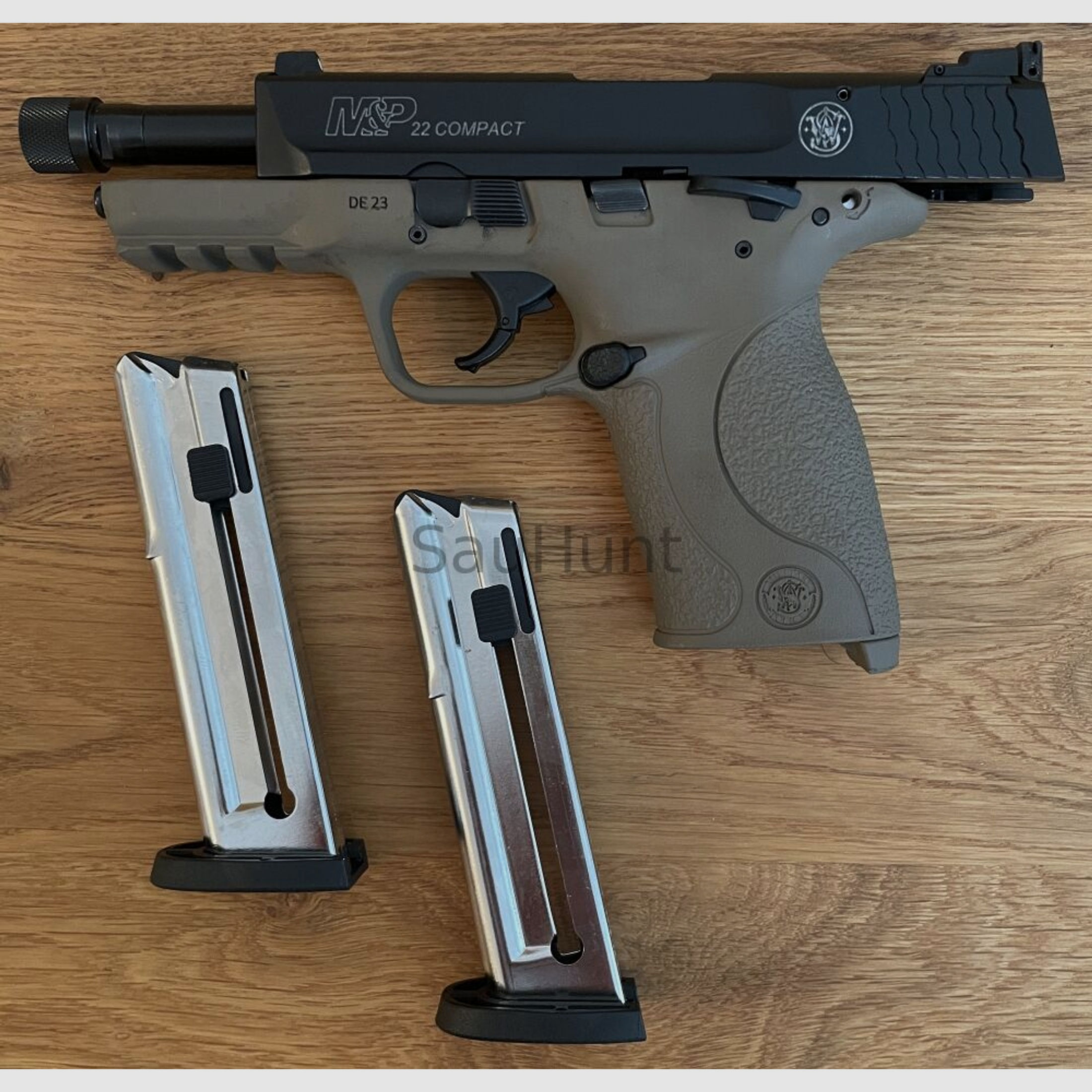 Pistole Smith & Wesson S&W Pistole Mod. M&P 22 Compact FDE-Griffstück mit Z	 Kaliber .22lr (Long Rifle) mit Zubehör