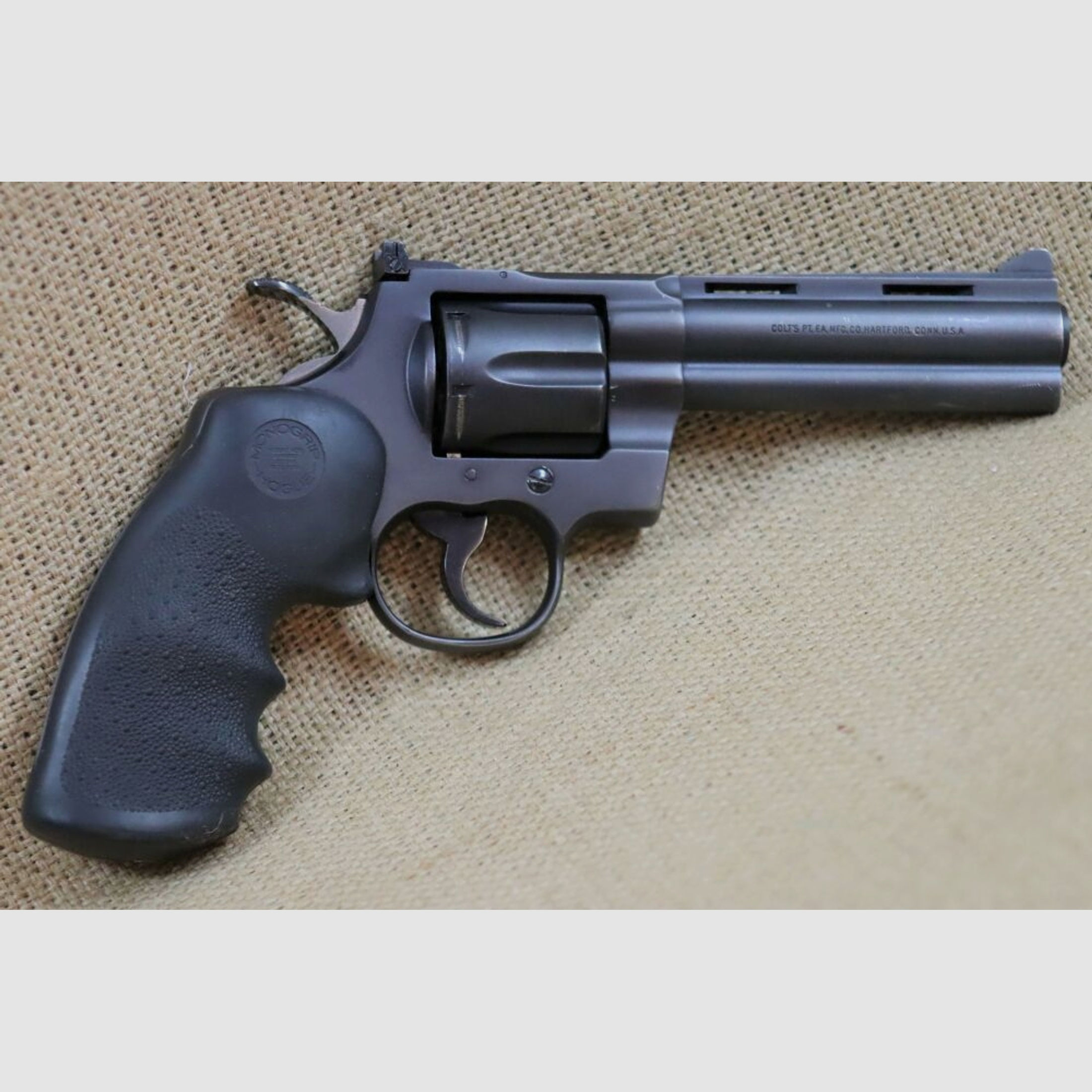 Revolver, Colt Mod. Python, 4,5 Zoll Lauf