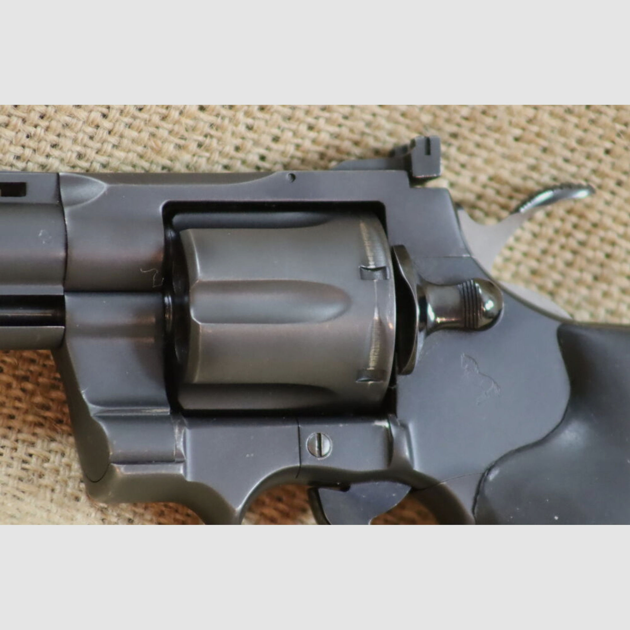 Revolver, Colt Mod. Python, 4,5 Zoll Lauf