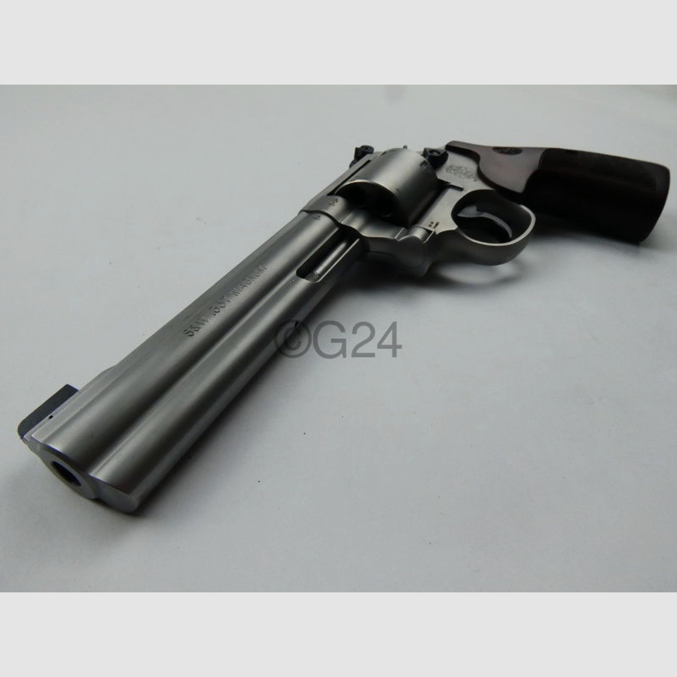 Smith & Wesson	 686-6 International