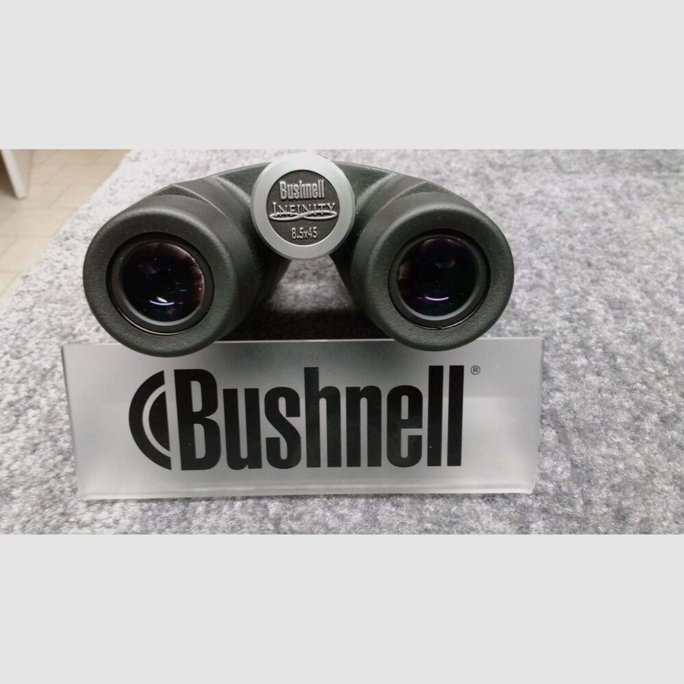 Bushnell	 Infinity 8,5x45