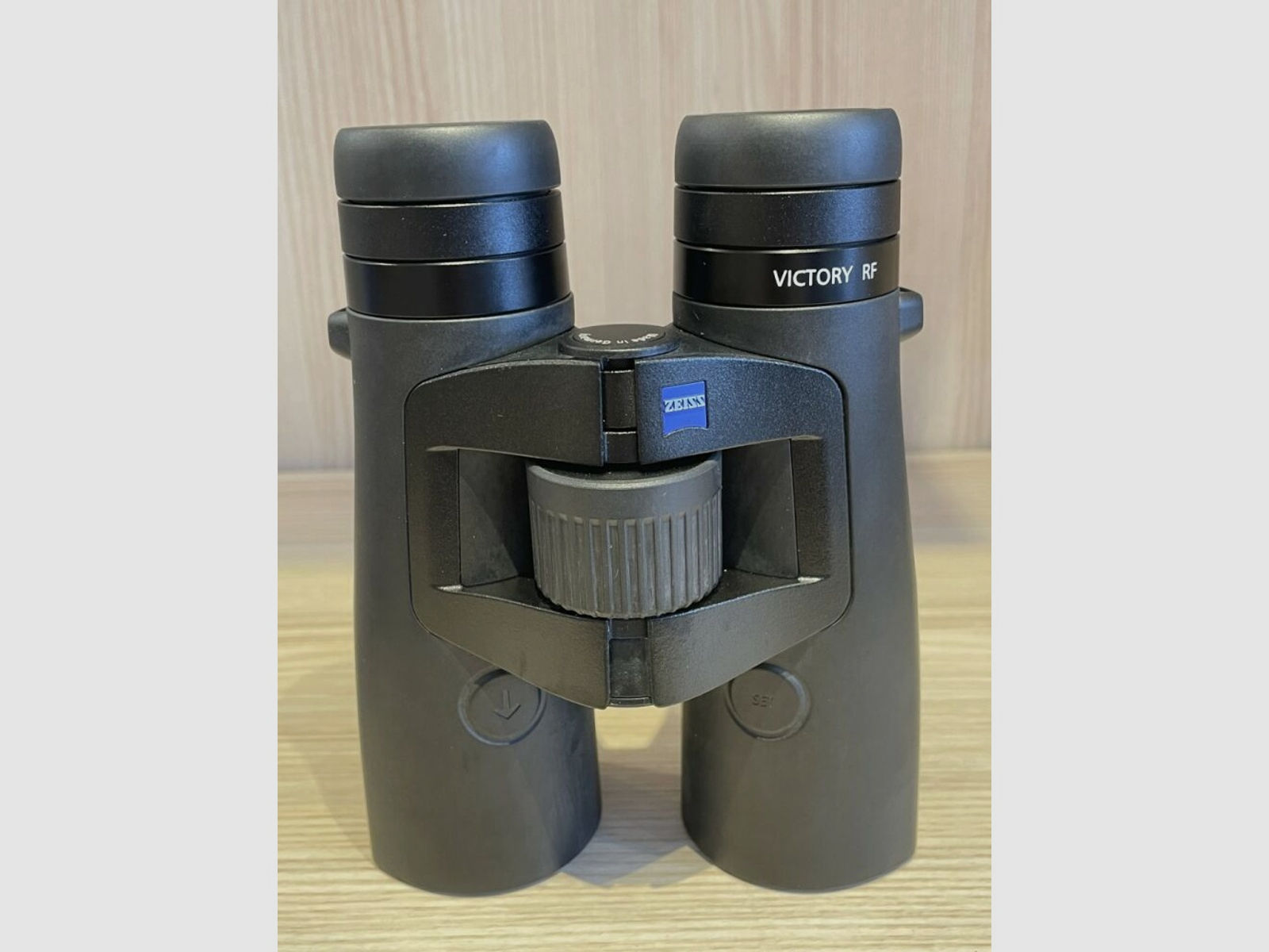 ZEISS	 VICTORY RF 8x42