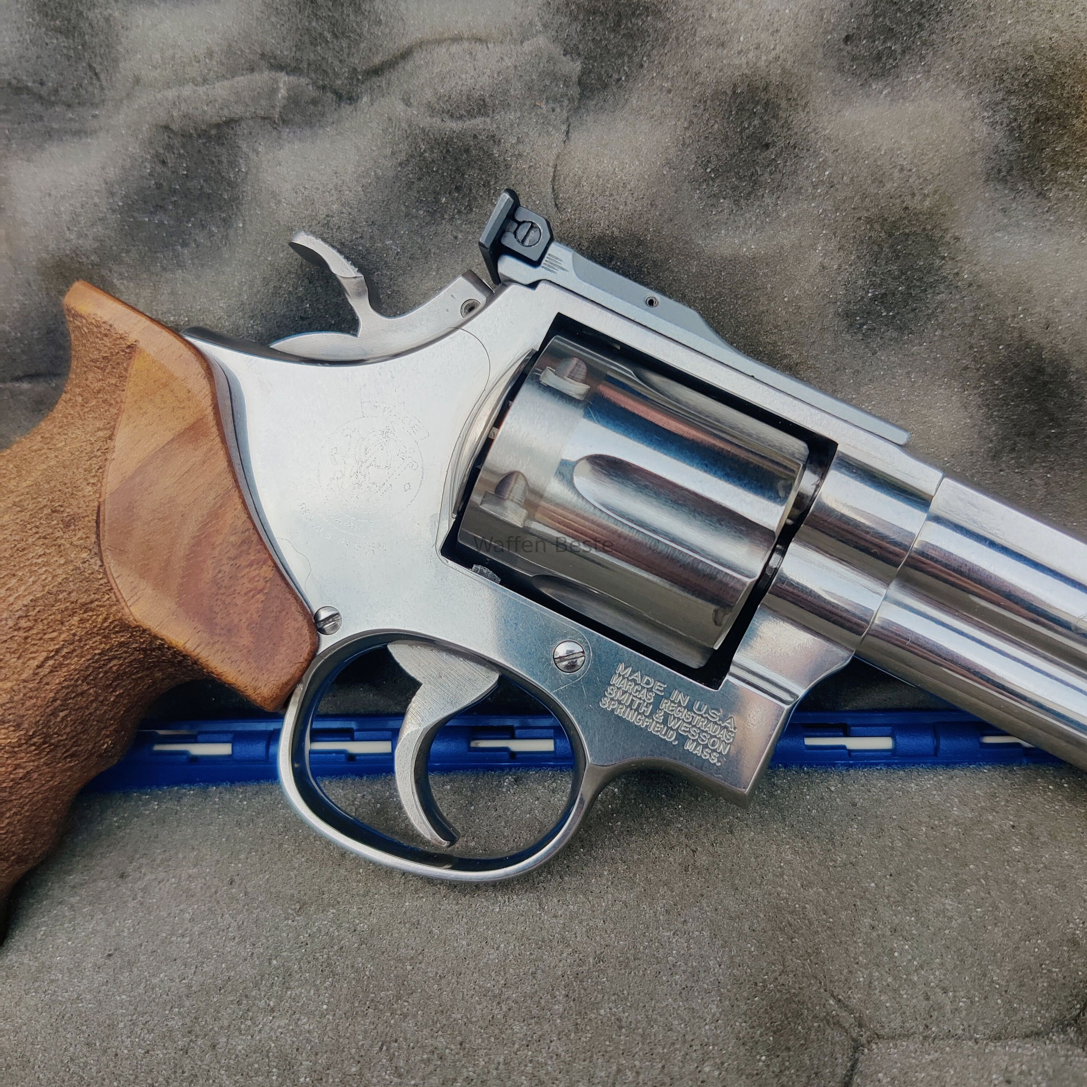 Smith & Wesson	 Target Champion DL 686-4