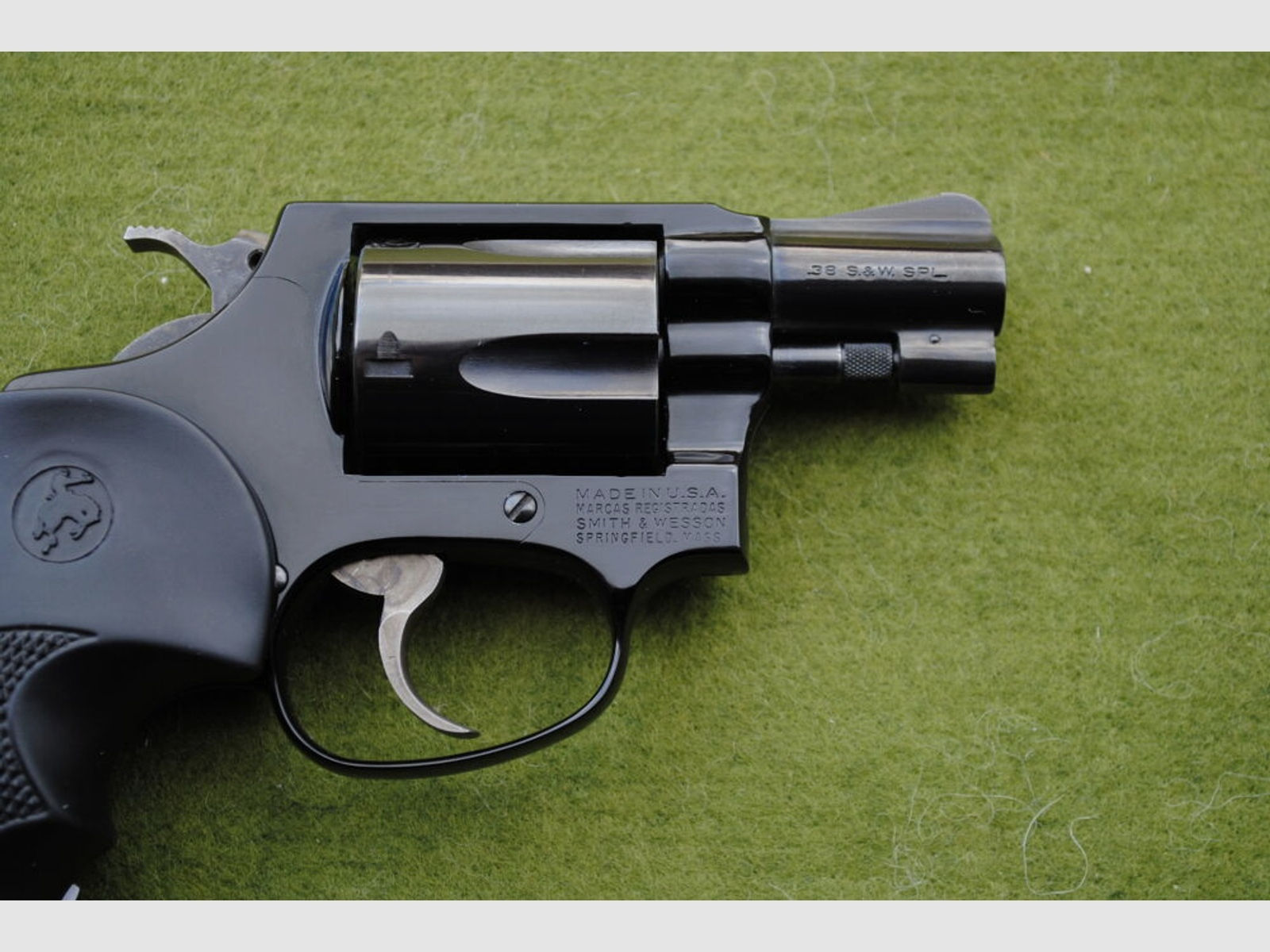 Smith & Wesson M 37, Lauflänge 2 ", Gummigriffschalen