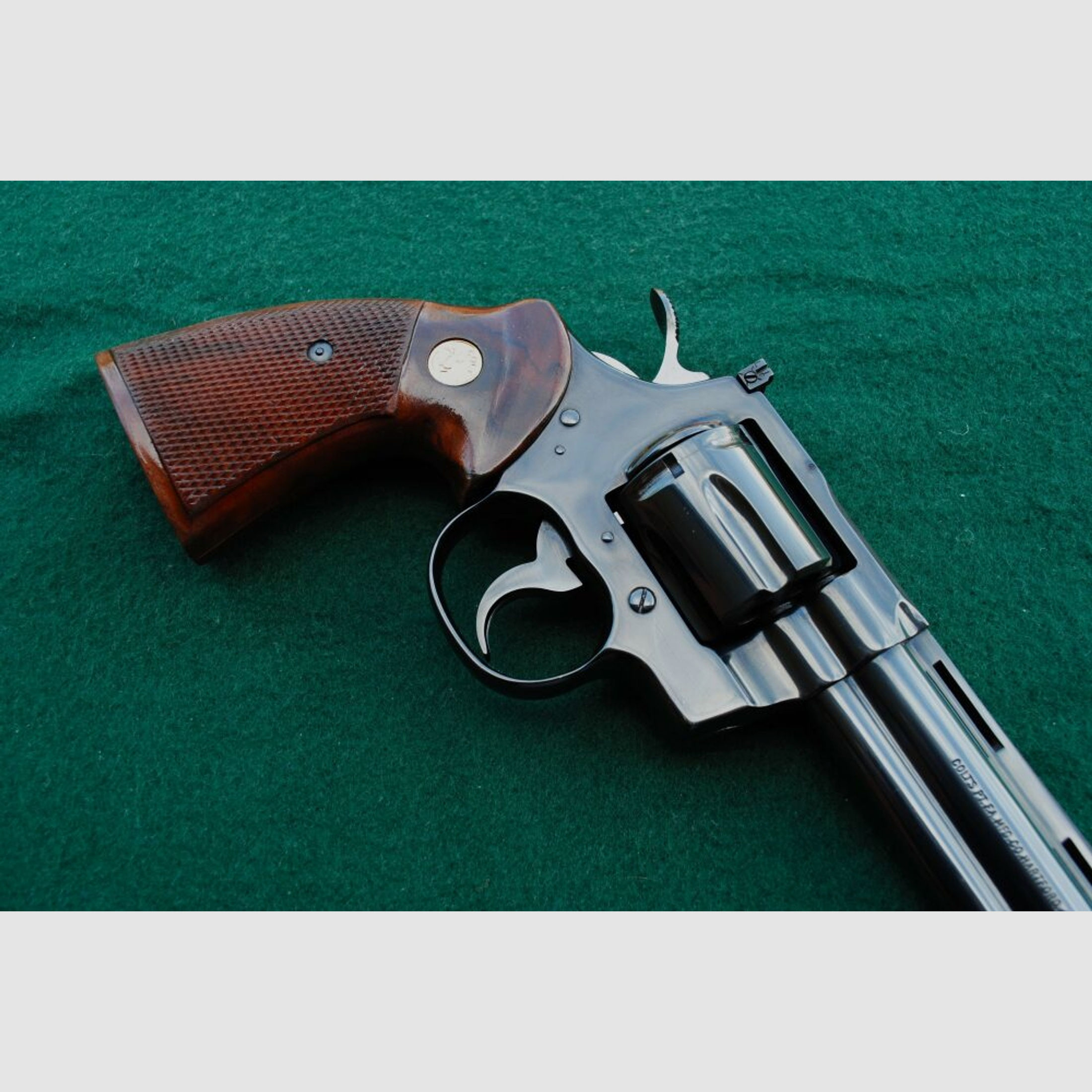 Colt Python, Beschuss 82, 6 " LL, Original Colt Griffschalen