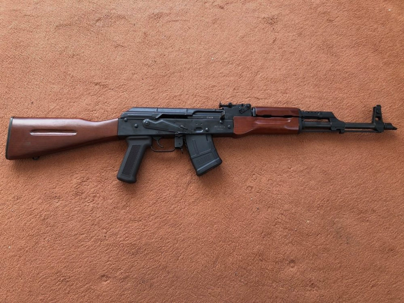 S.D.M	 Selbstladebüchse AK 47