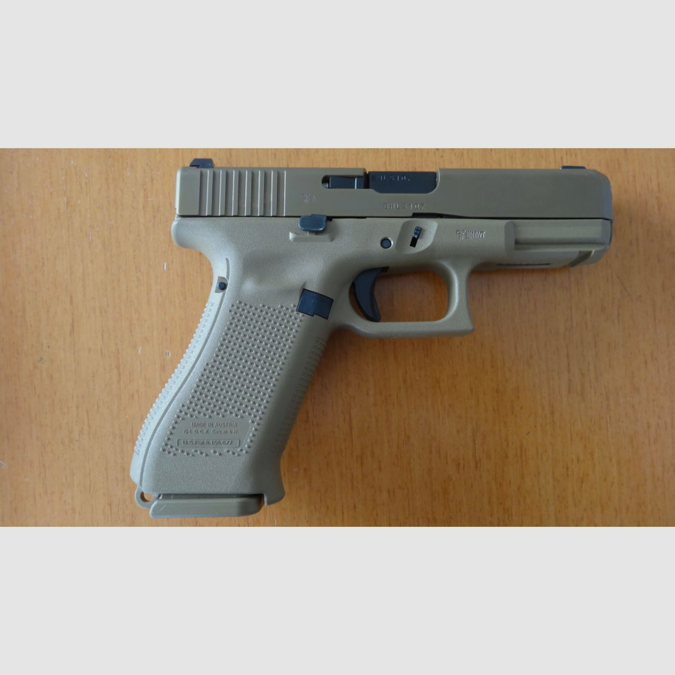 Glock	 SL-Pistole: Glock 19X-Cal. 9x19 mm in Coyote Tan