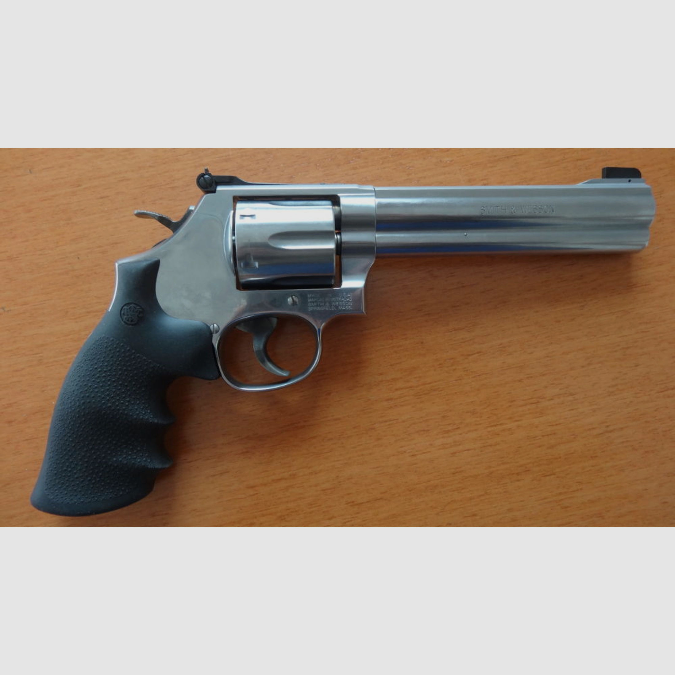 Smith & Wesson	 686 Standard