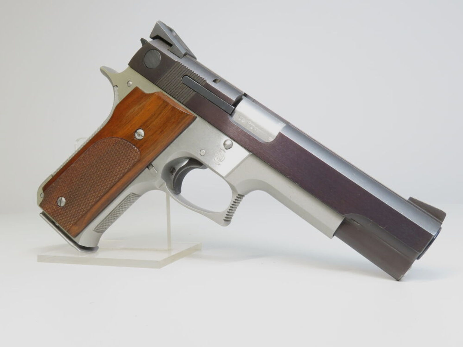 Smith & Wesson 745