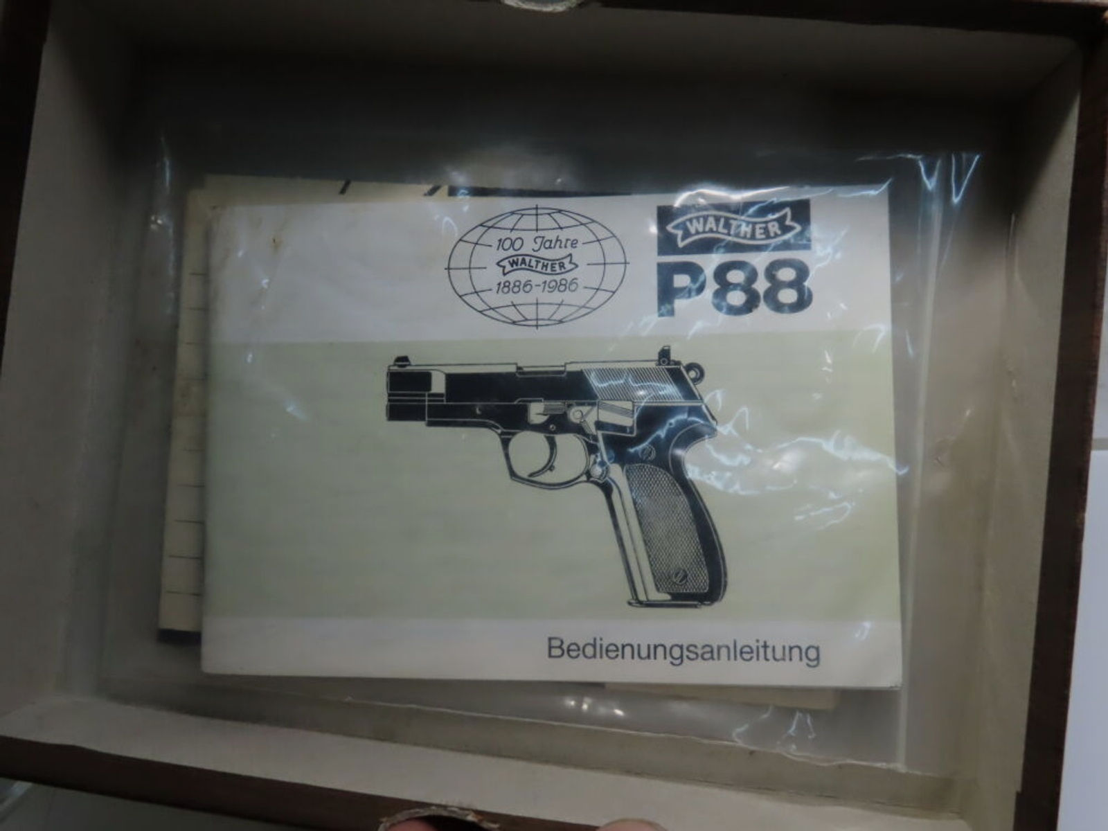 Top Walther P88