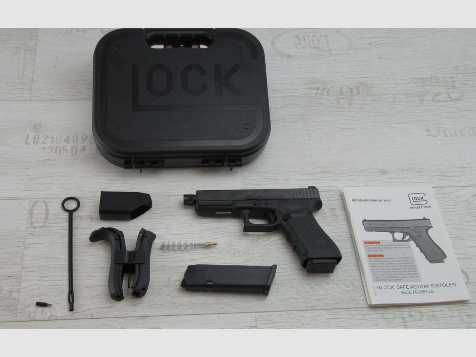 Glock	 Glock 17 Gen4 mit Gewindelauf