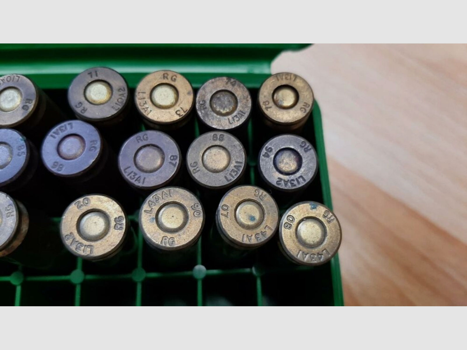 Sammlermunition Platzpatronen unterschiedlicher Lose	 RG Kartuschenmunition Salut Militär Behörde
