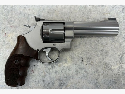 Smith & Wesson 629 Classic	 .44RemMag