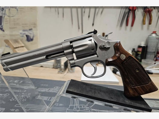 Smith & Wesson Mod. 617	 .22lr