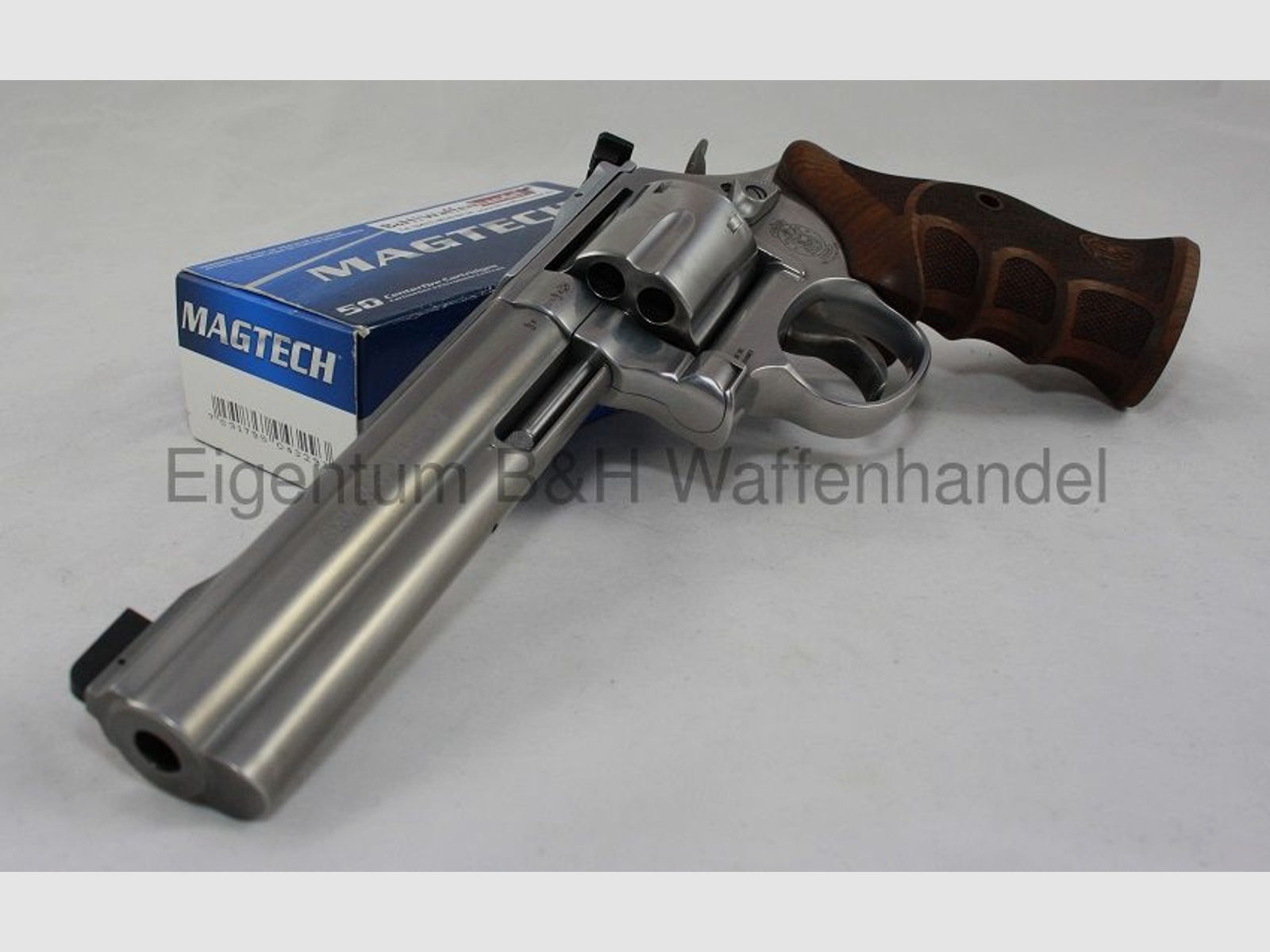 Smith & Wesson	 686 Target Champion Deluxe