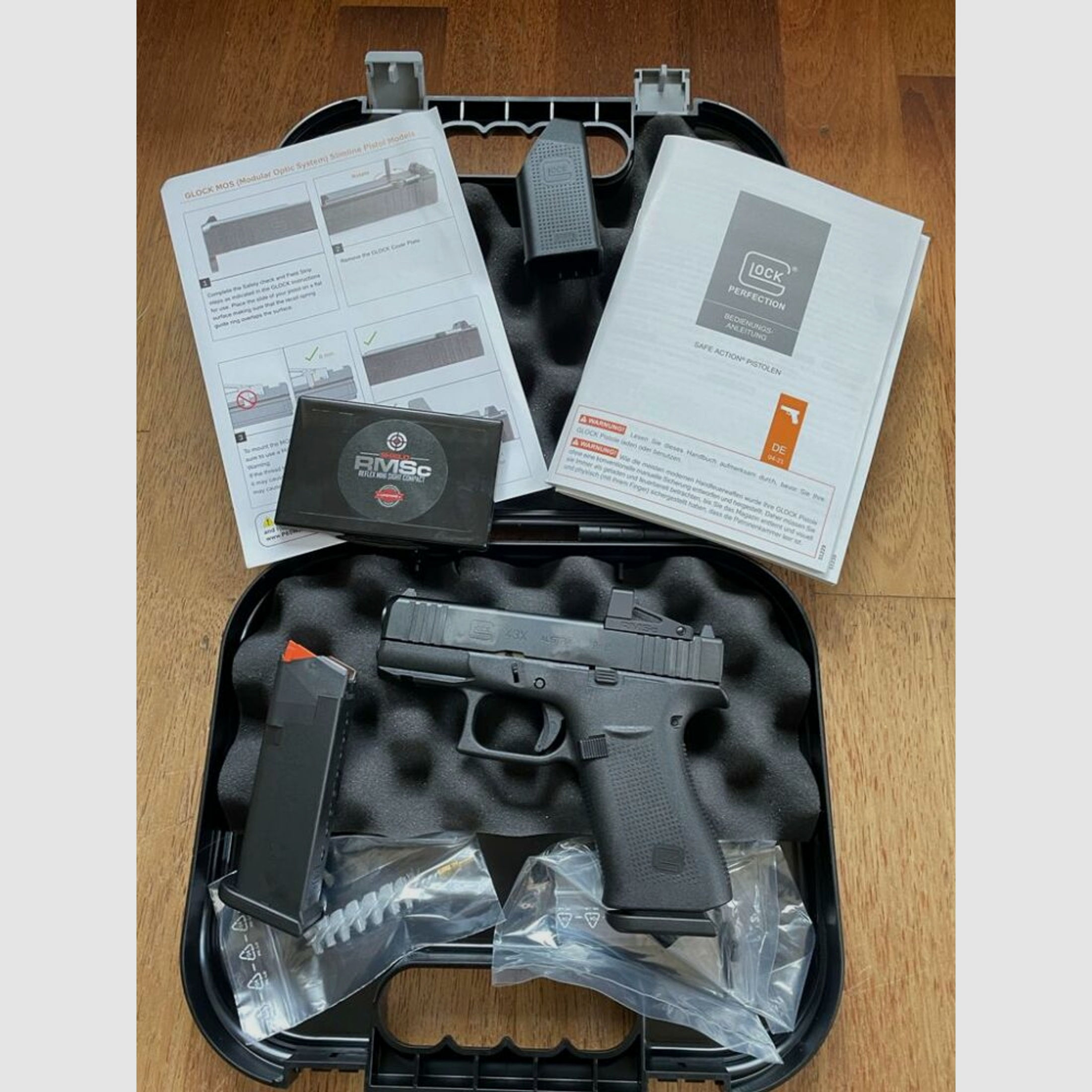 Glock 43X mit montiertem RMSc Shield Red Dot, Kal. 9 mm Luger