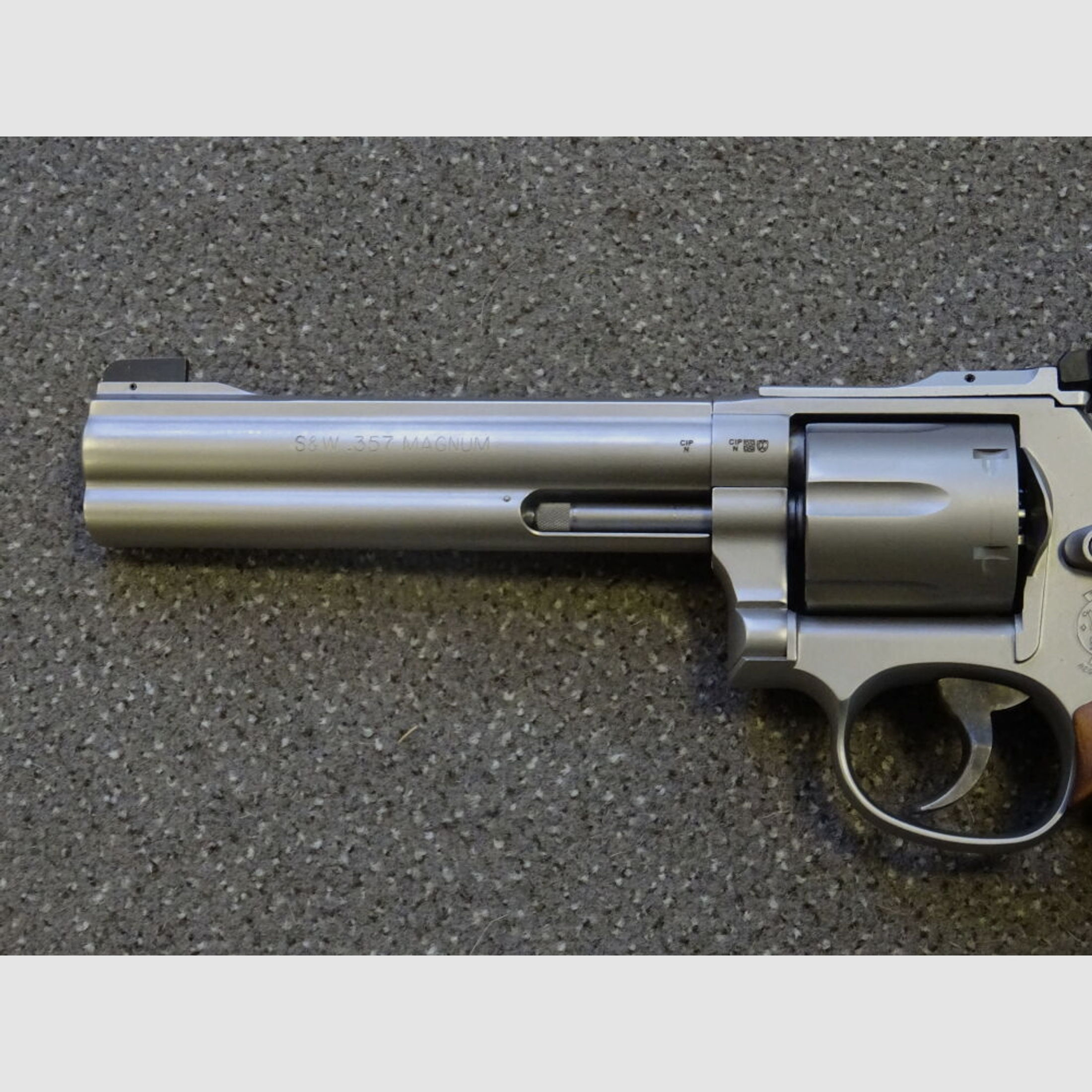 S&W SMITH & WESSON	 686-6 TARGET CHAMPION 6"