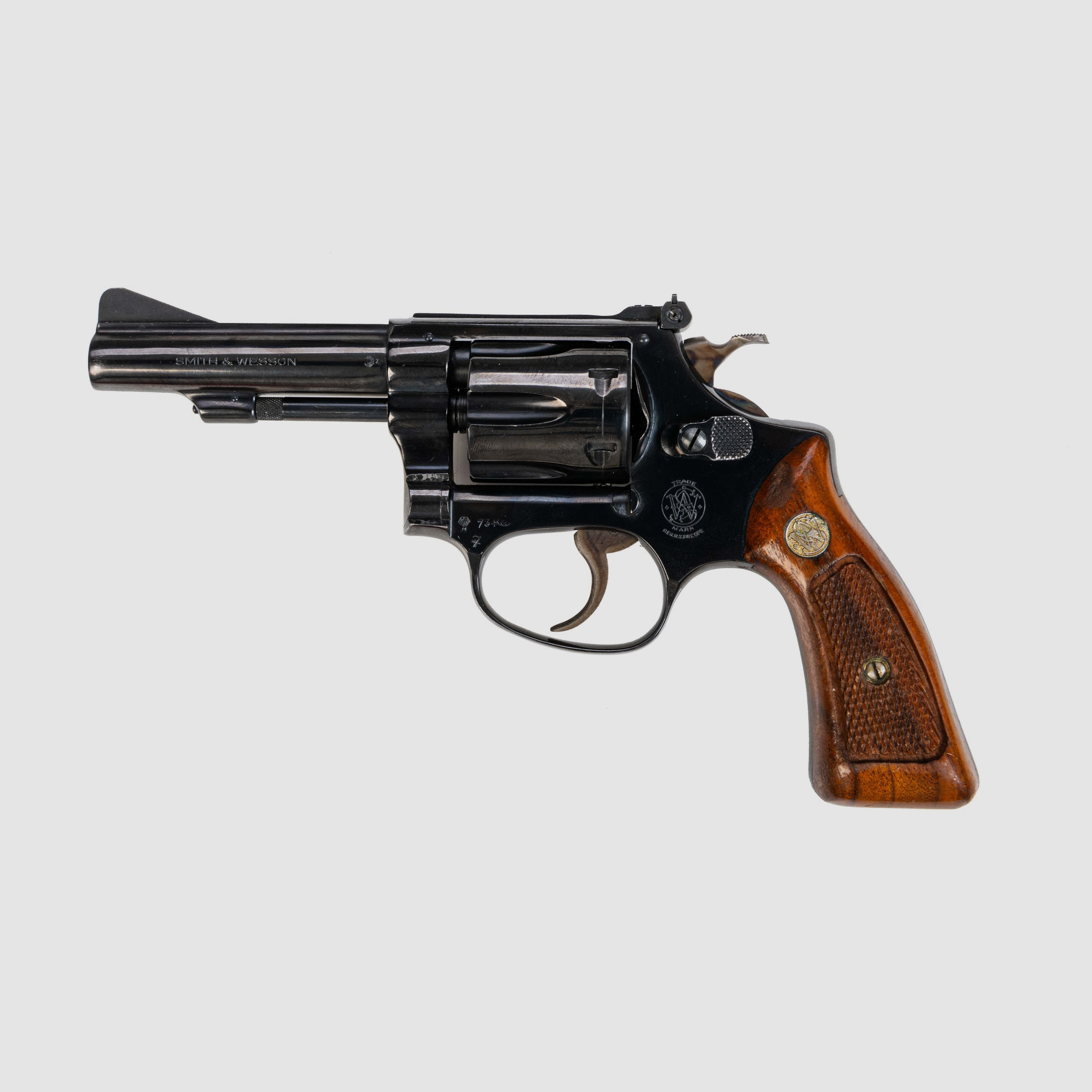 Smith & Wesson Mod. 51  , LL 3 1/2 Zoll, Holzgriffschalen, .22WinMag