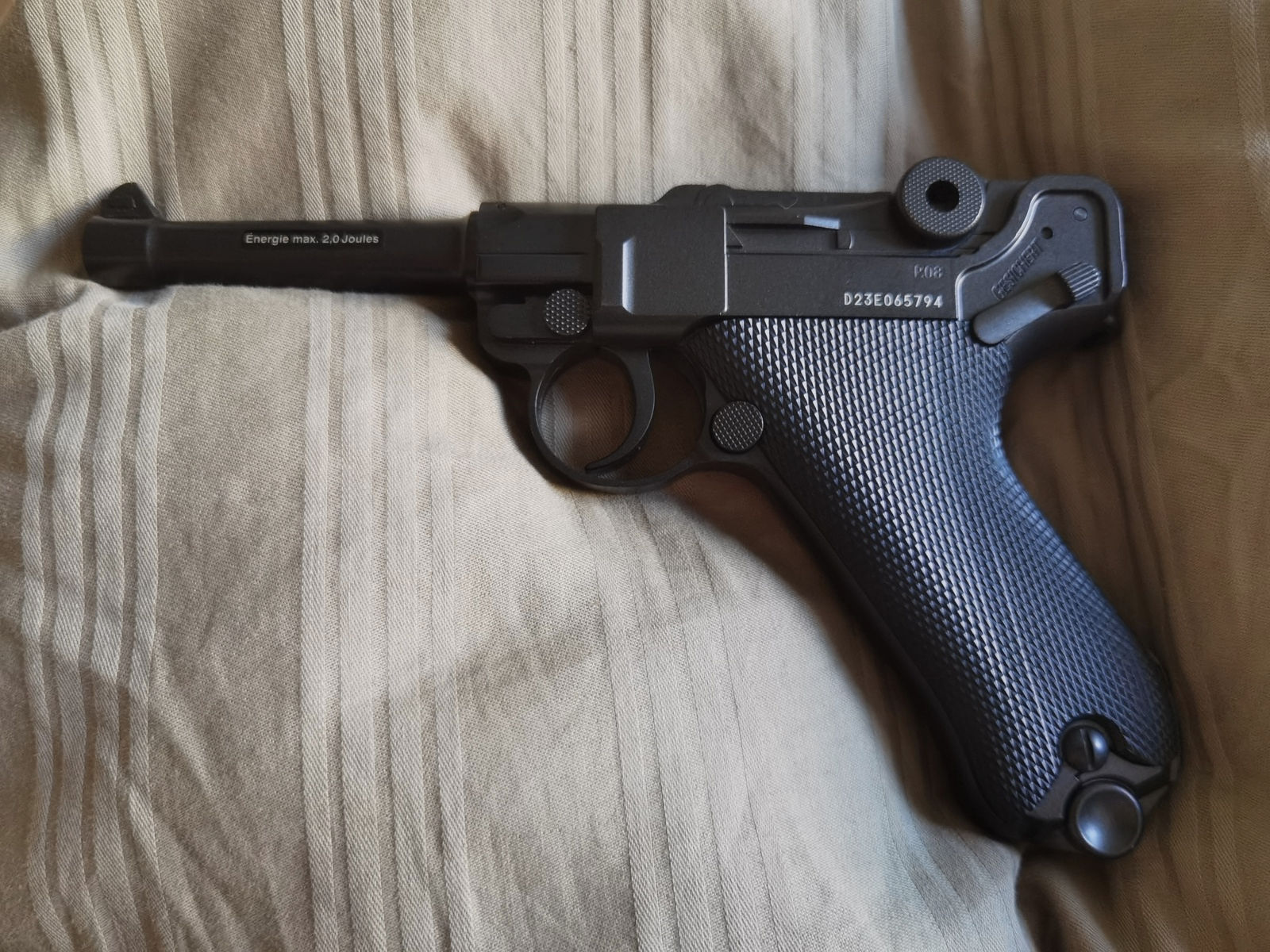 Pistola P. 08 LUGAR