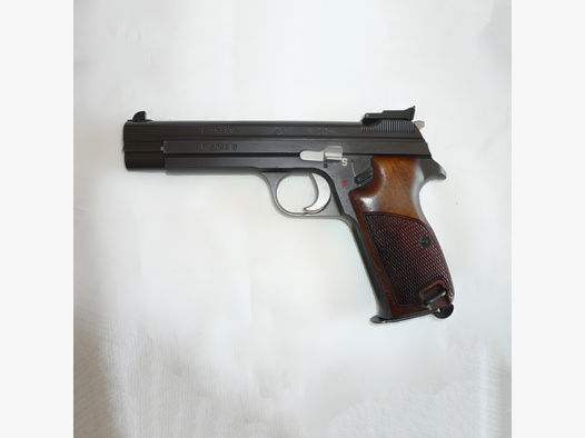 SIG 210-6 Pistole im Kaliber 7,65 Para, Holzgriffschalen, Sportvisierung