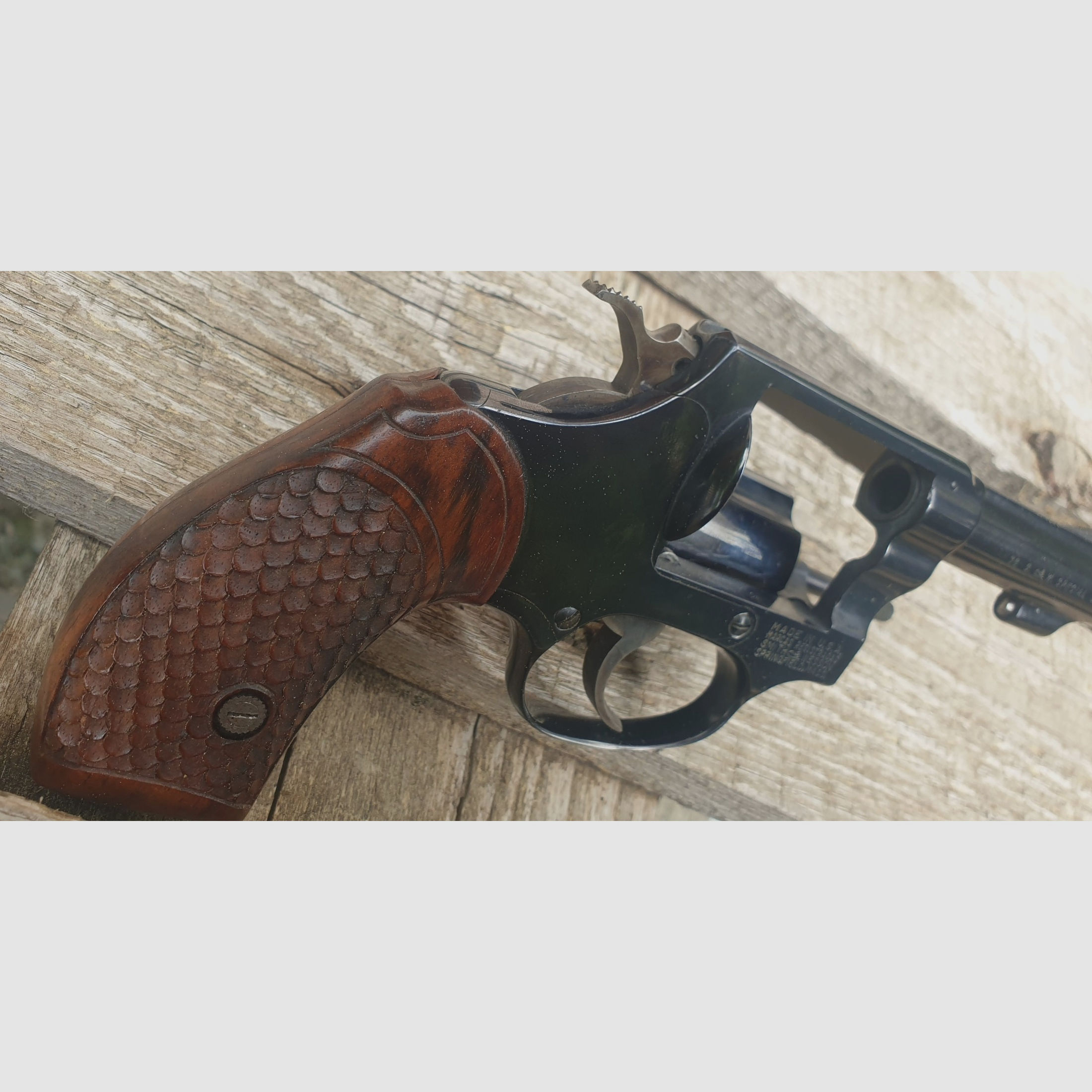 Revolver, Smith&Wesson, Mod 36,  Kal..38Spec. 2,5Zoll / Lauf, Griff mit Schuppen-FH