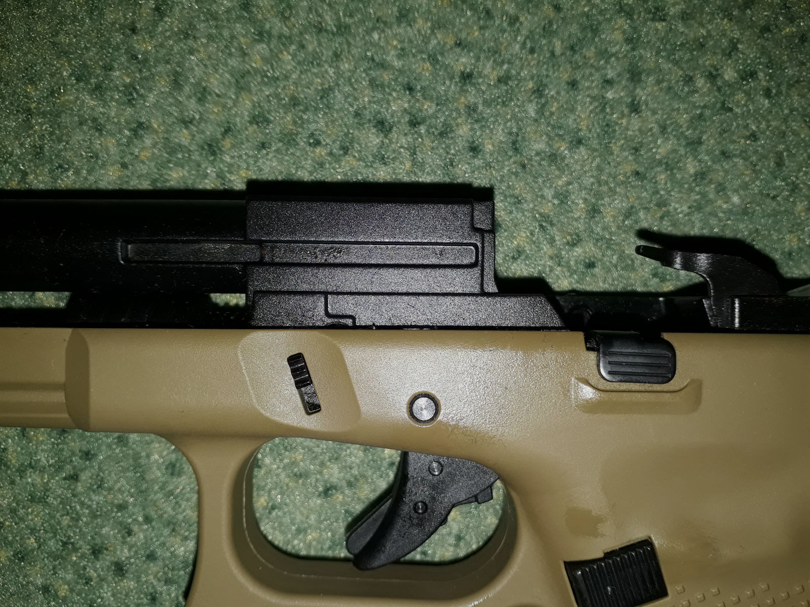 Glock 17 Gen5 Kojote 9mm PAK, NEU