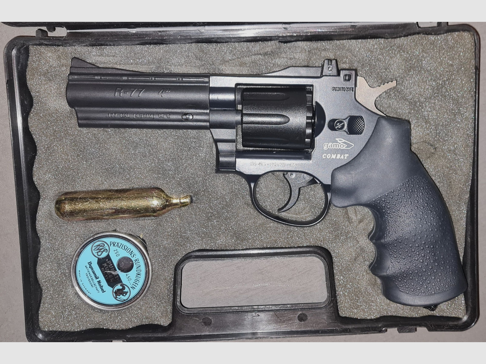 Gamo Combat CO2 Revolver, Mod. R-77, 4", Kal. 4,5 mm