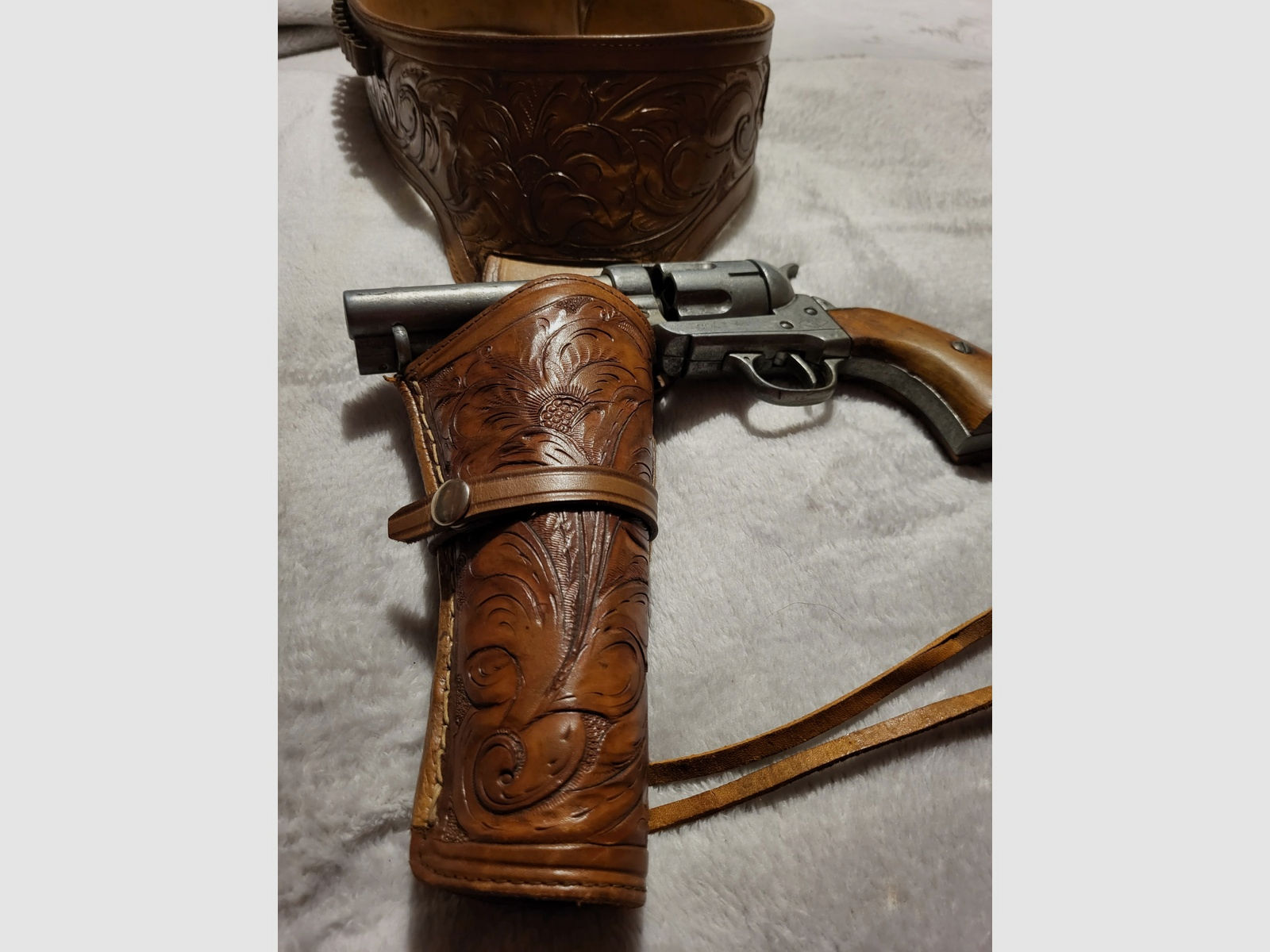 Colt 45 BKA 98 mit Lederholster ( Gürtel ) aus Mexico 