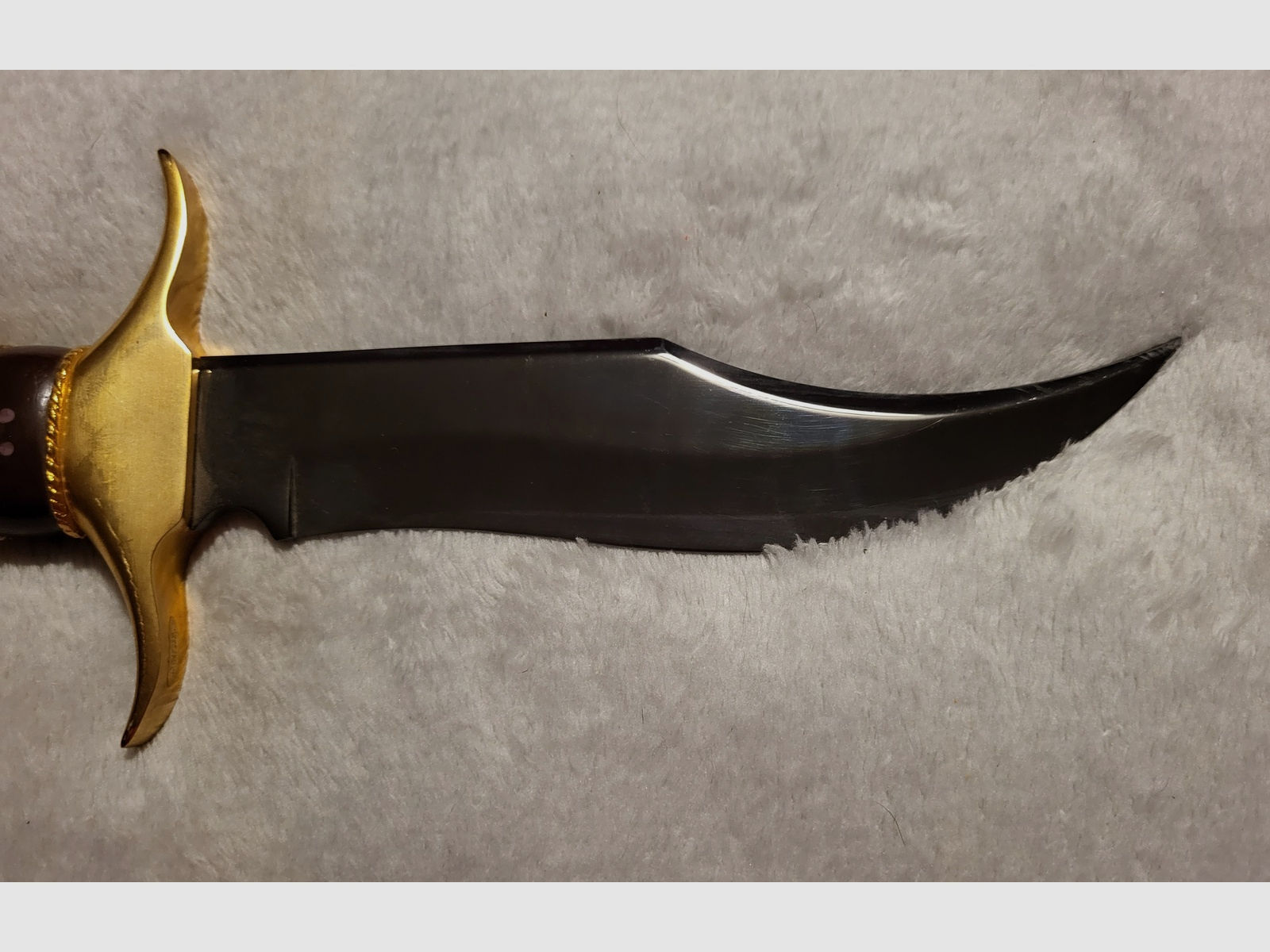 Messer Franklin Mint 14-Zoll-Bowiemesser mit goldfarbenem Holzgriff.