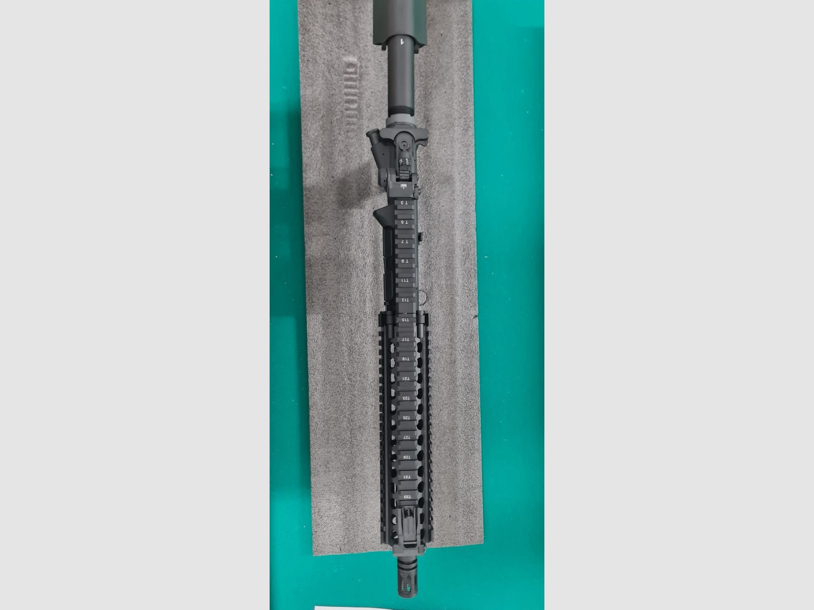 Verkaufe Specna Arms SA-A03 ONE carbine assault replica, schwarz + zubehör 